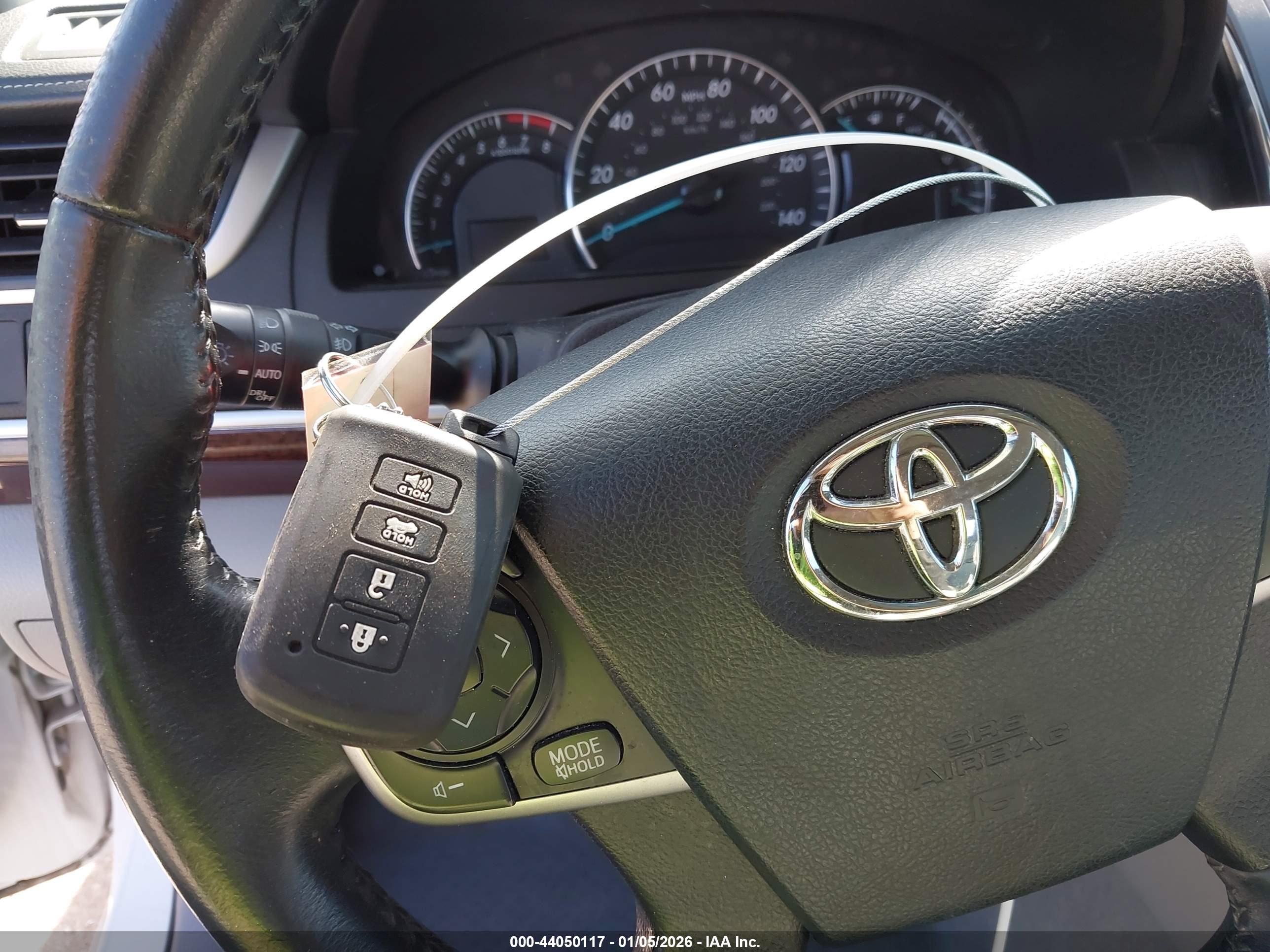 TOYOTA CAMRY image 11