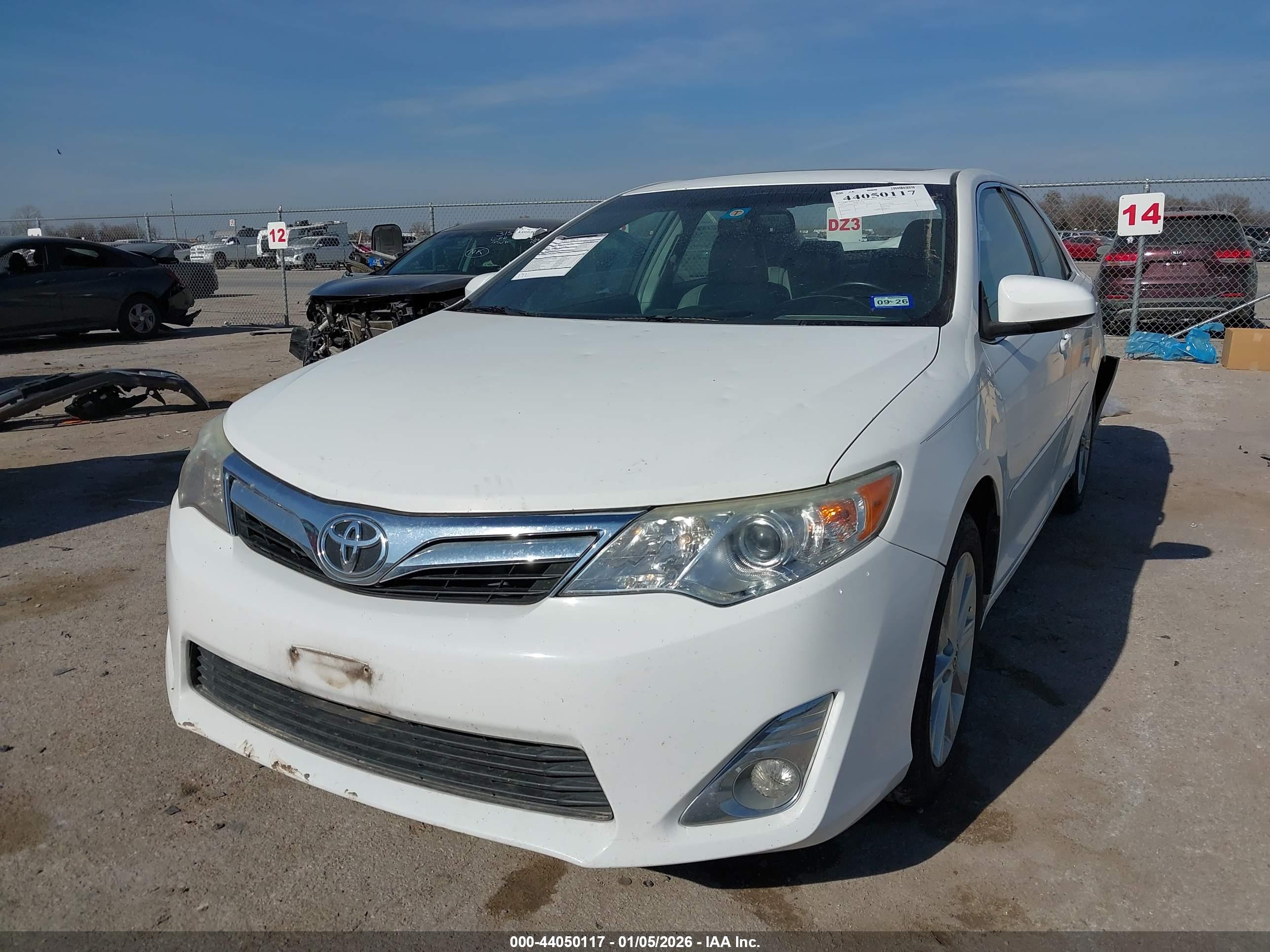 TOYOTA CAMRY image 2