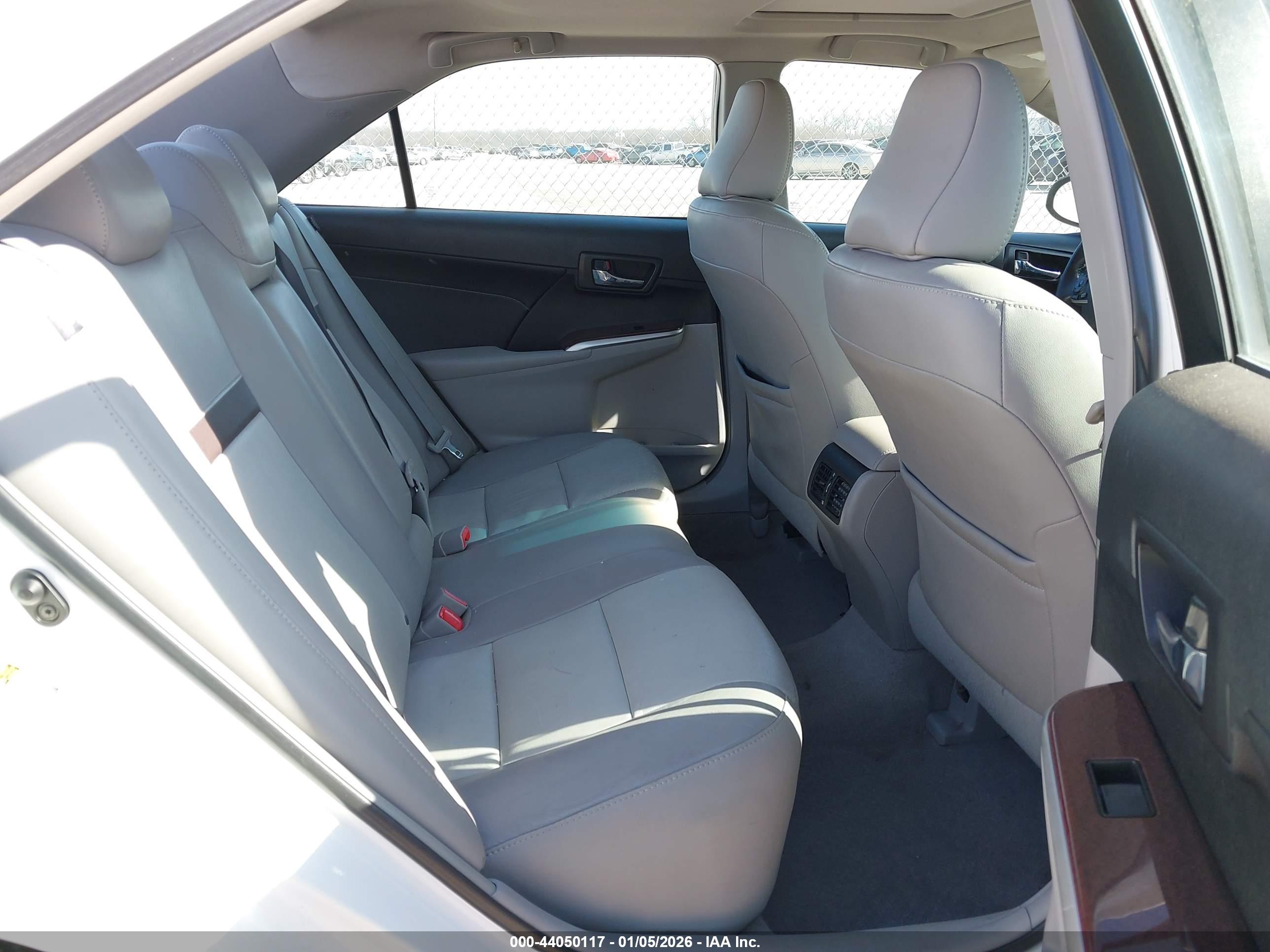 TOYOTA CAMRY image 8
