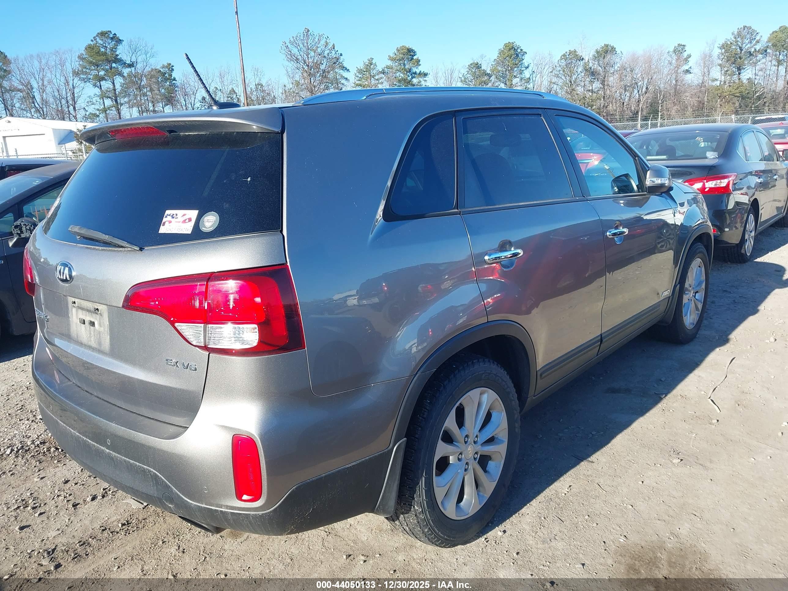 KIA SORENTO image 4