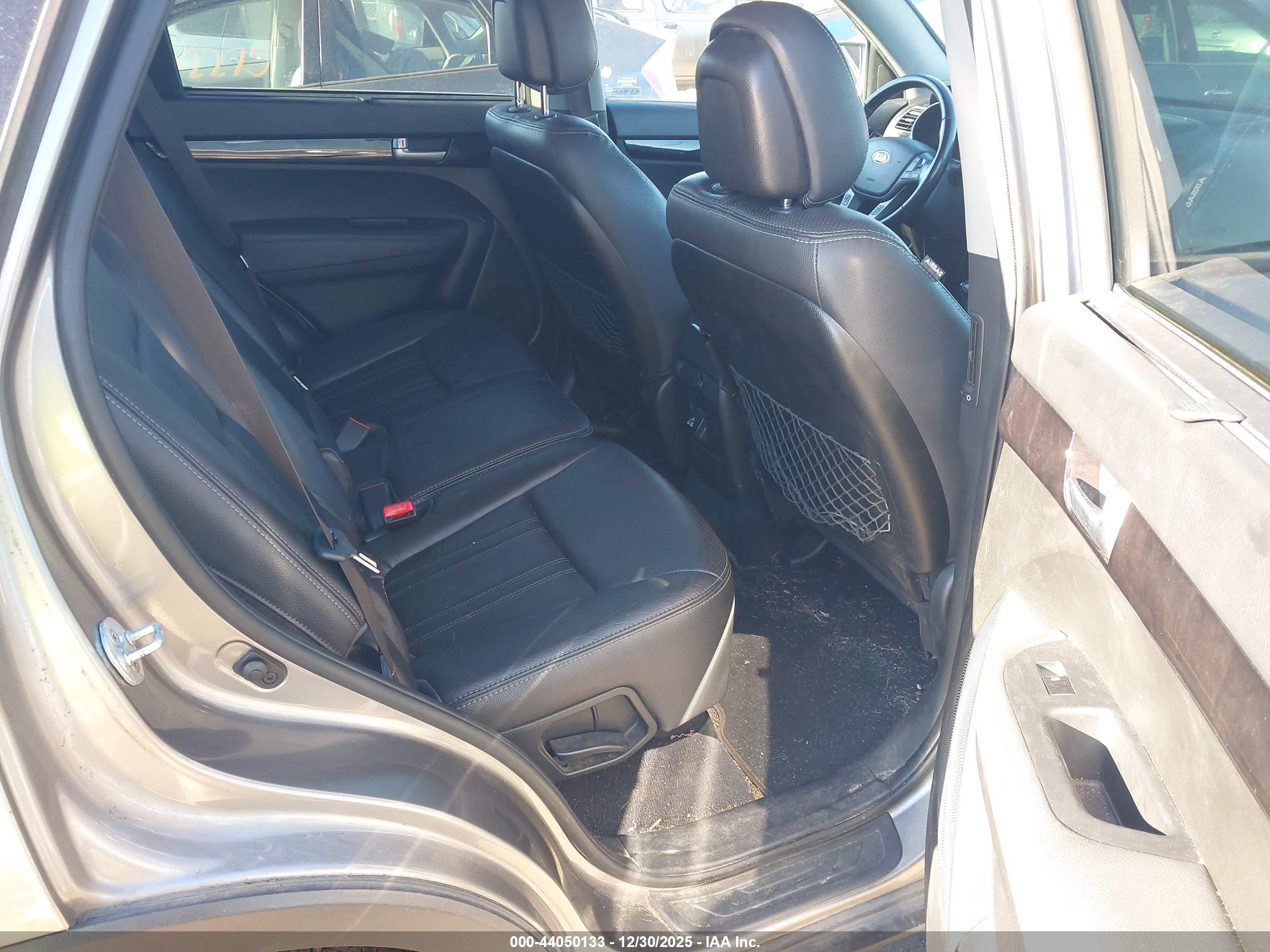 KIA SORENTO image 8