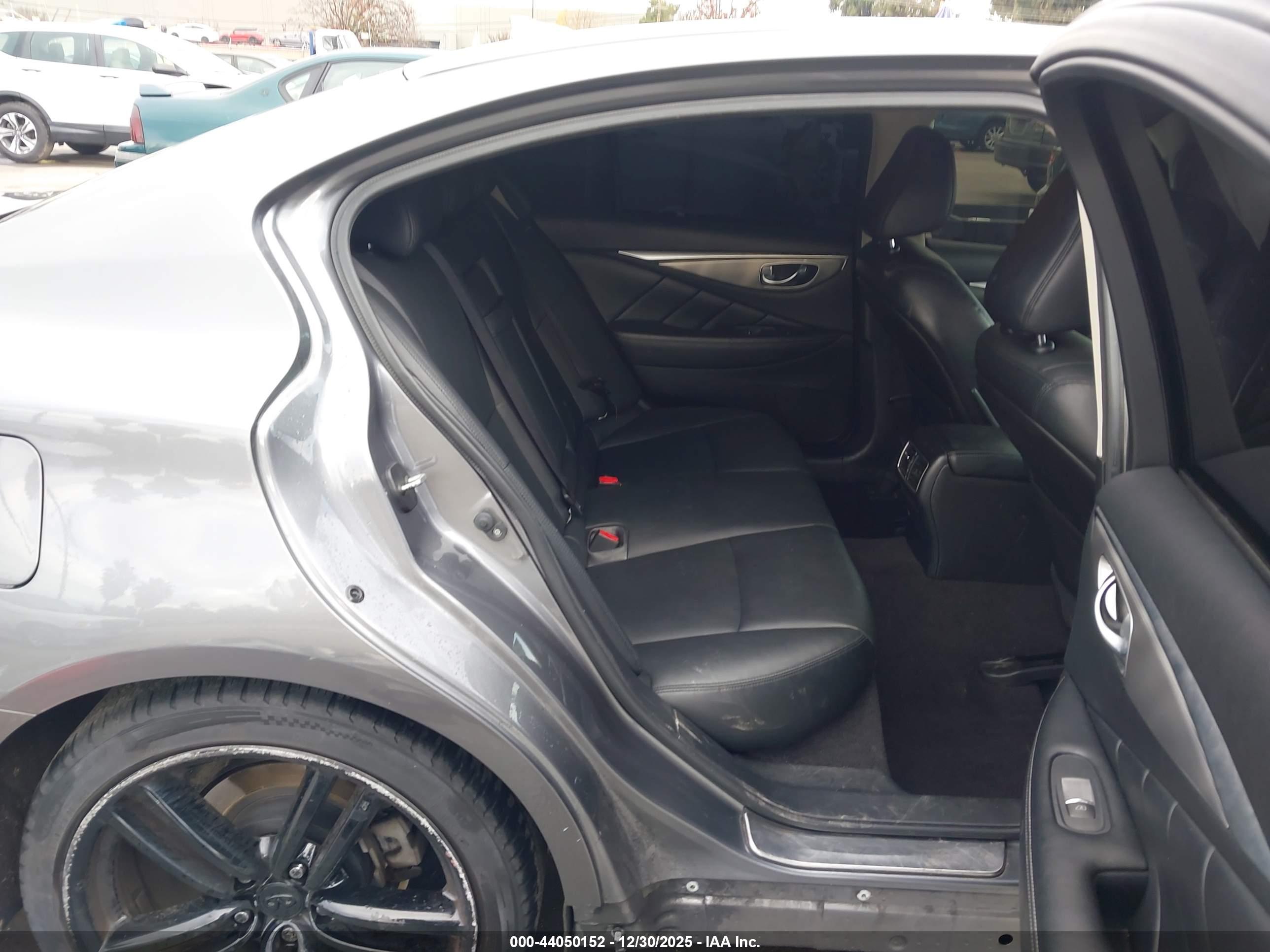 INFINITI Q50 image 8
