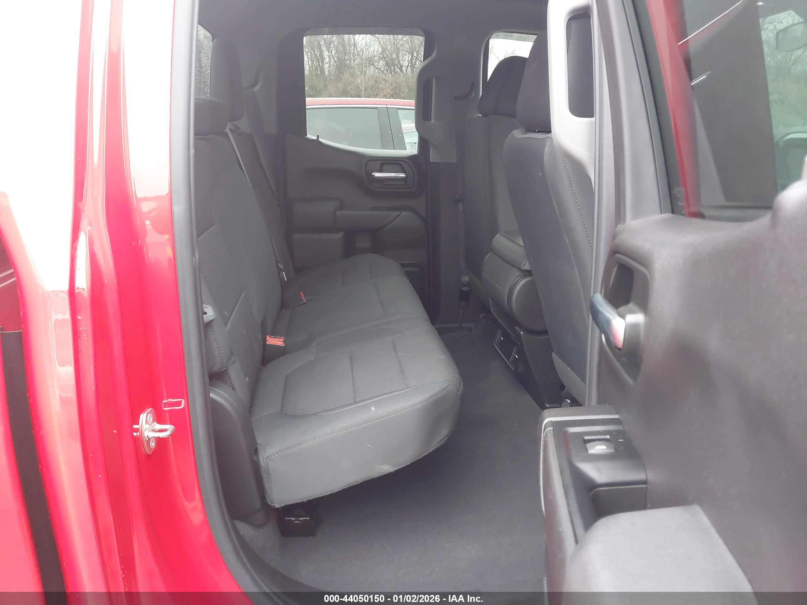 CHEVROLET SILVERADO image 8