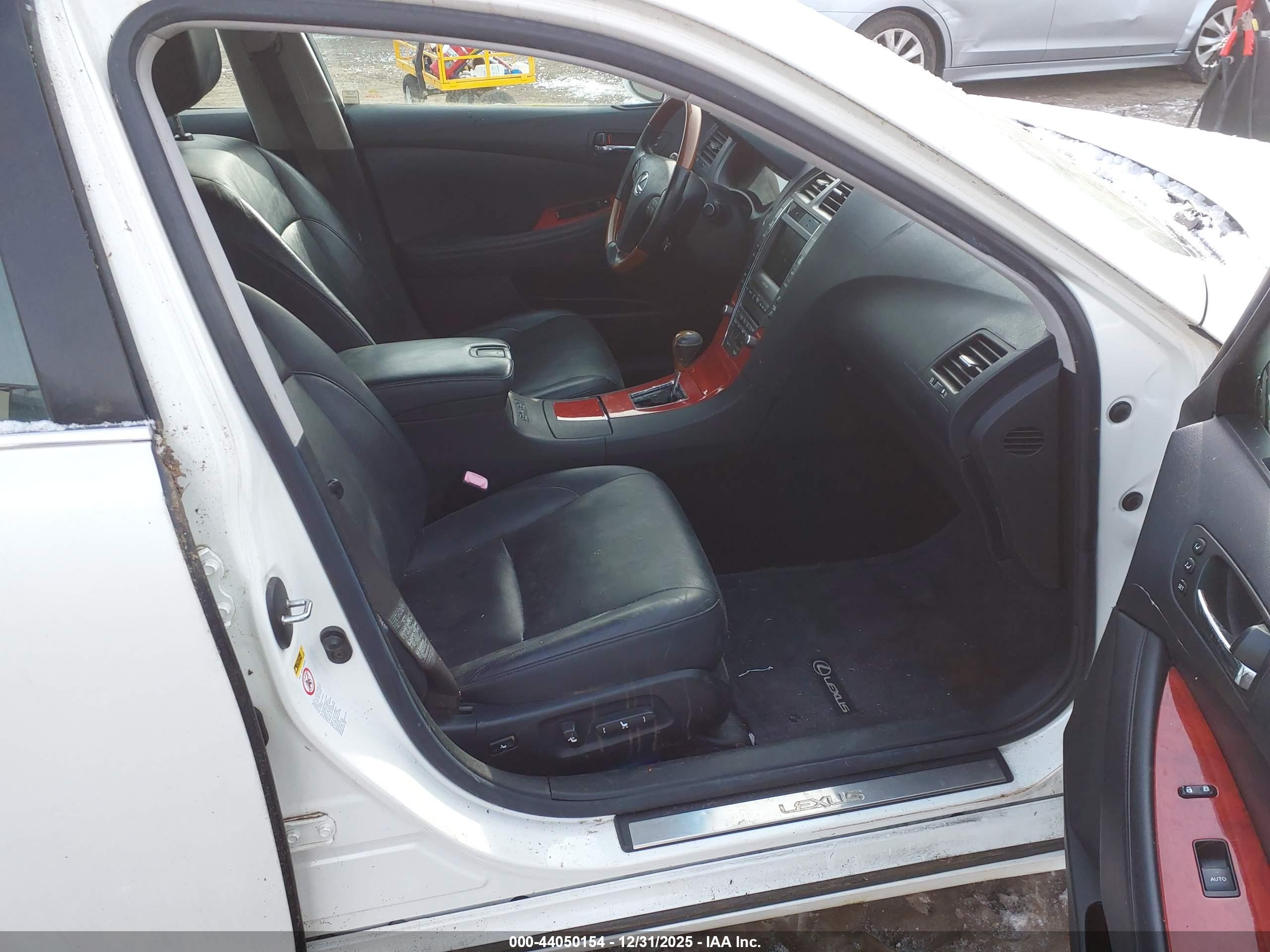 LEXUS ES image 5