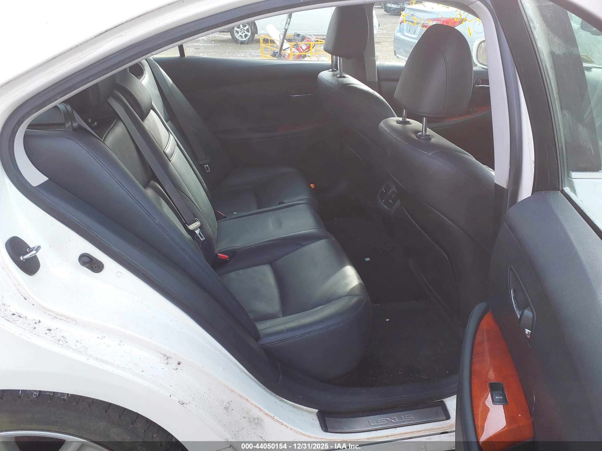 LEXUS ES image 8