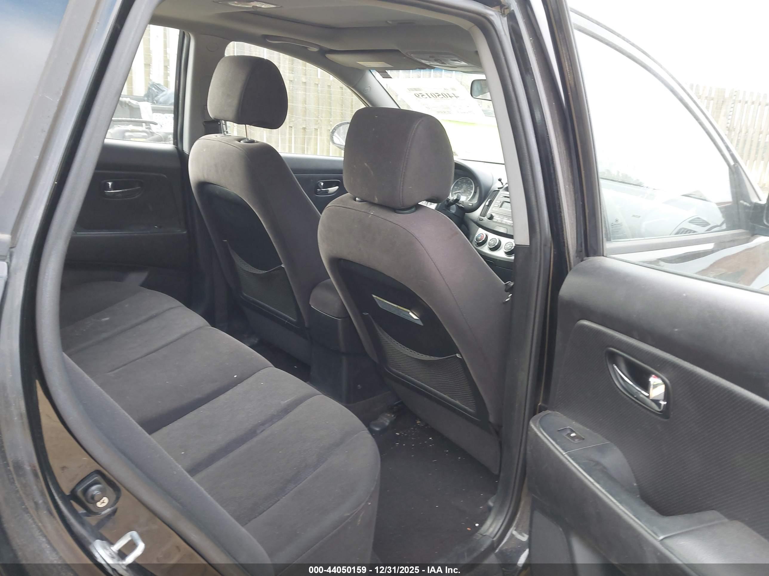 HYUNDAI ELANTRA image 8