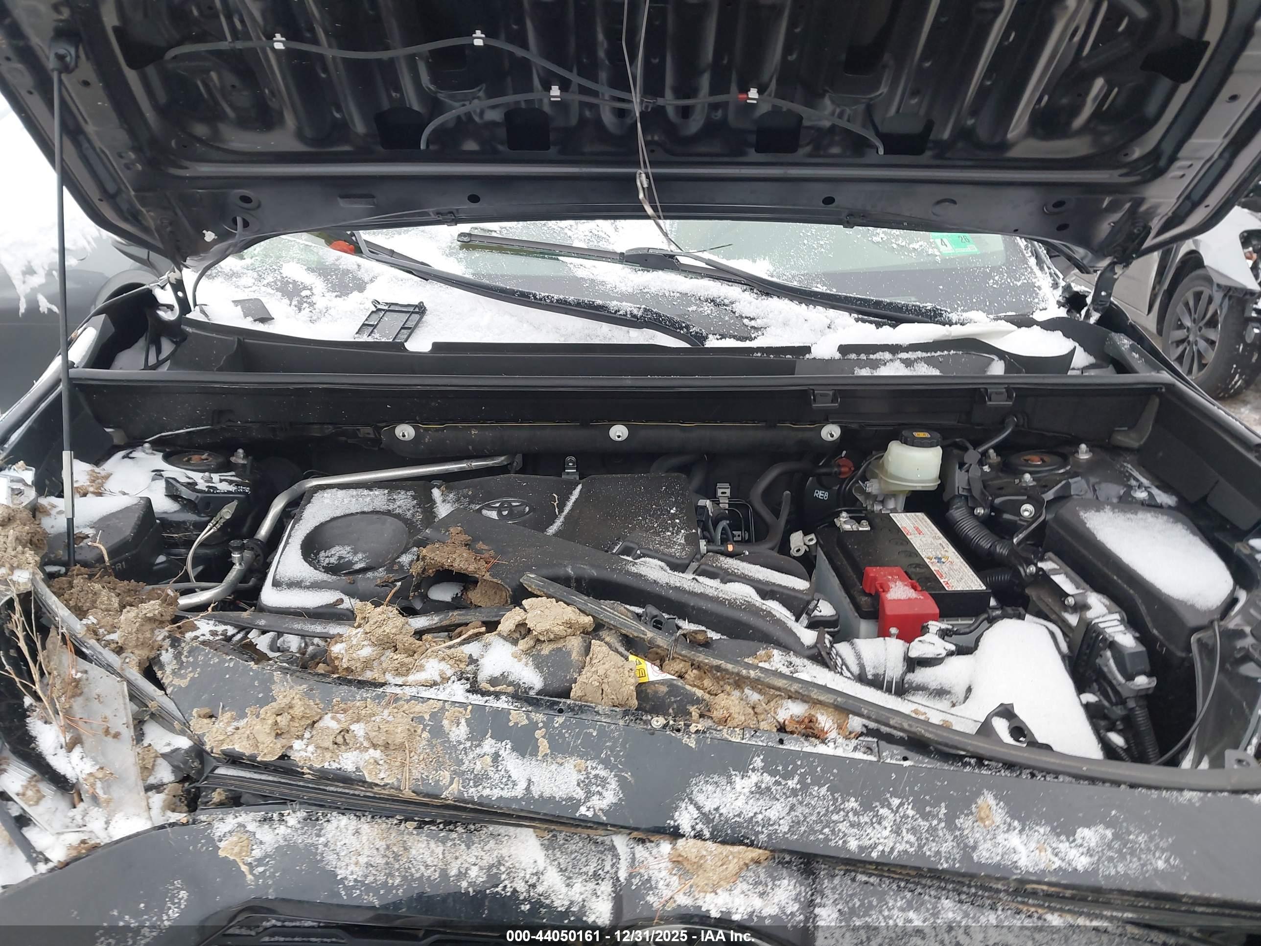 TOYOTA RAV4 image 10
