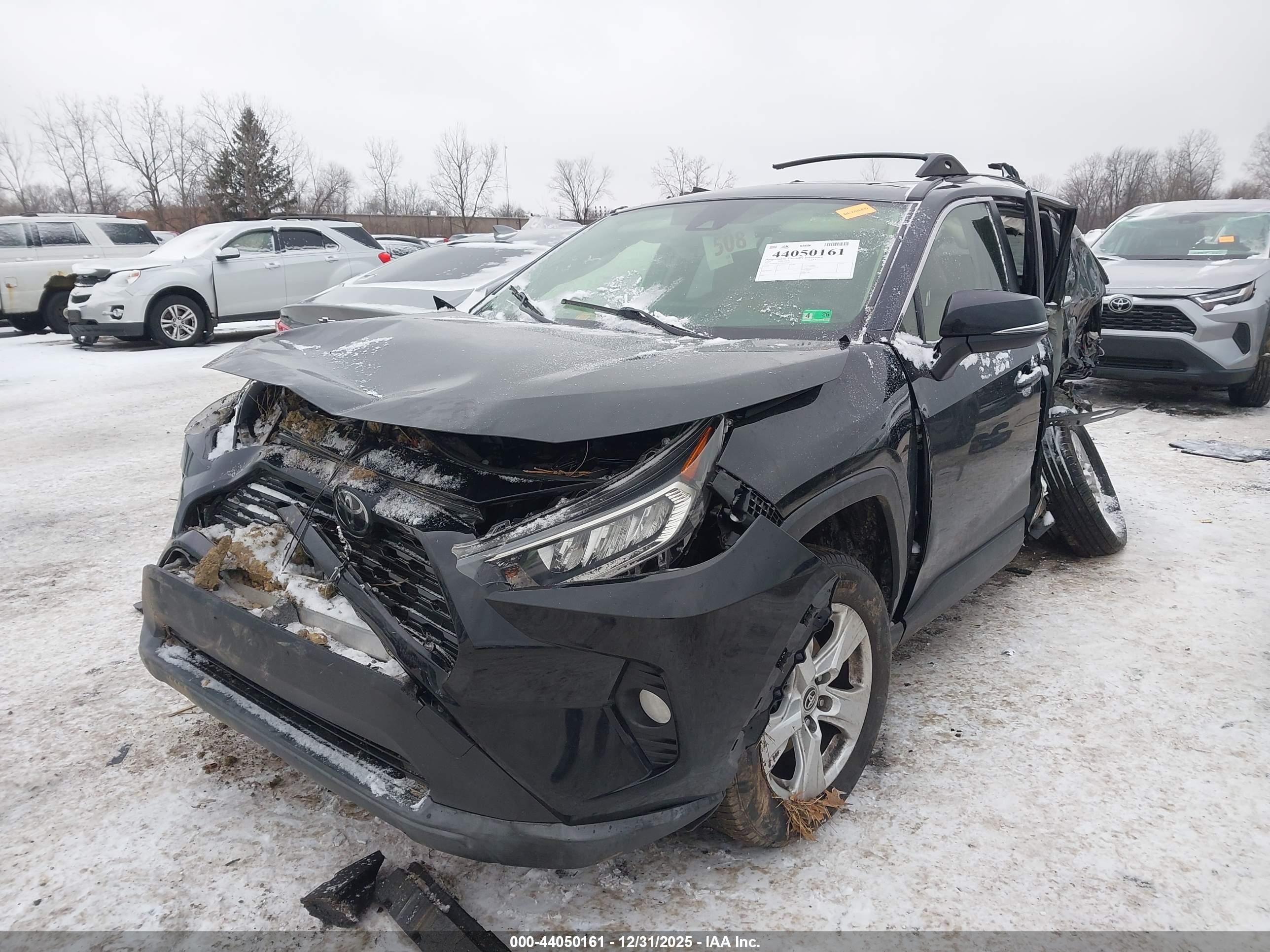 TOYOTA RAV4 image 2