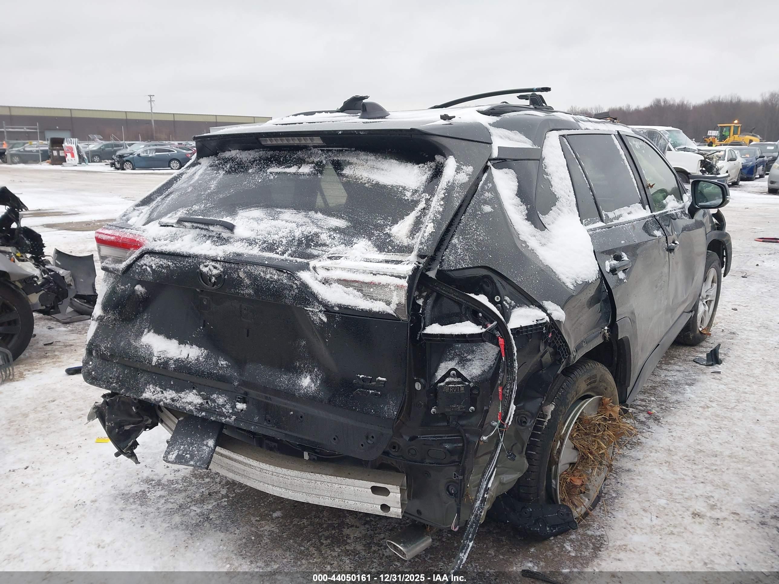 TOYOTA RAV4 image 4
