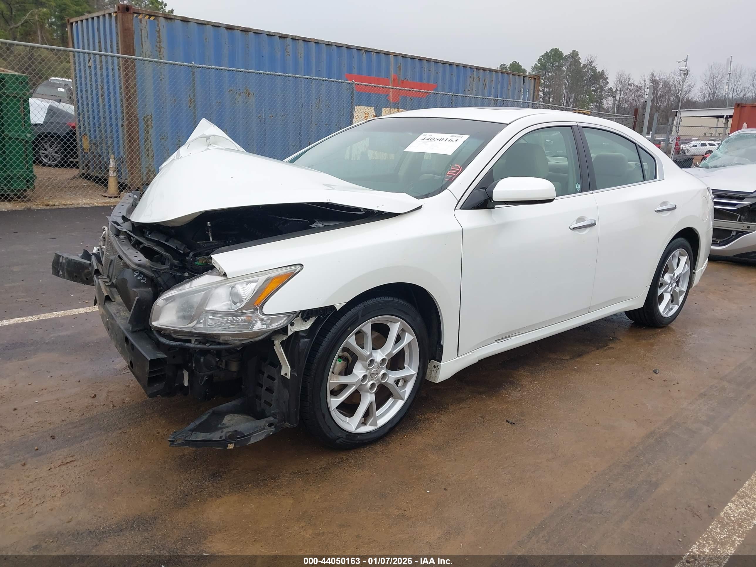 NISSAN MAXIMA image 2