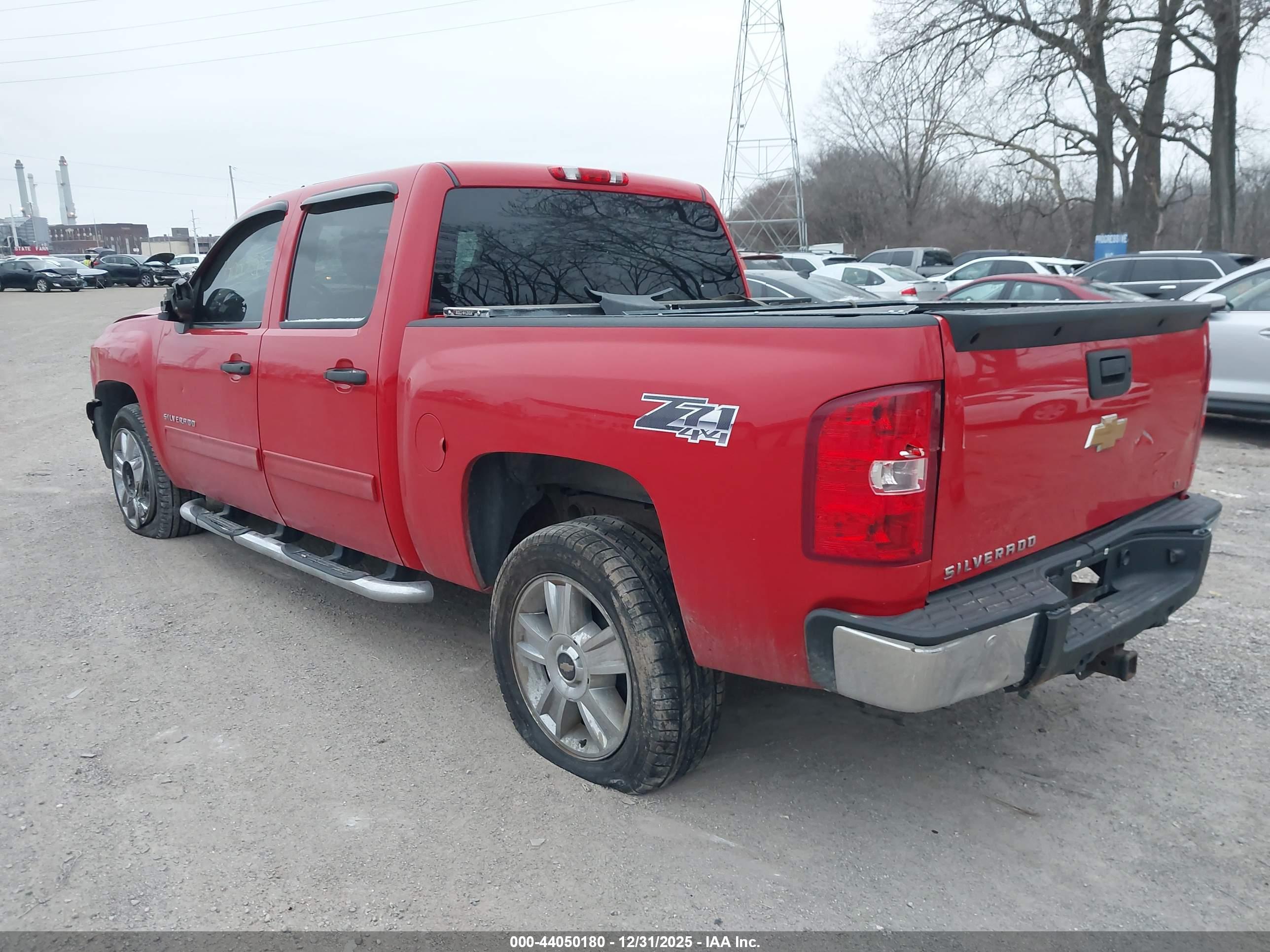 CHEVROLET SILVERADO image 3