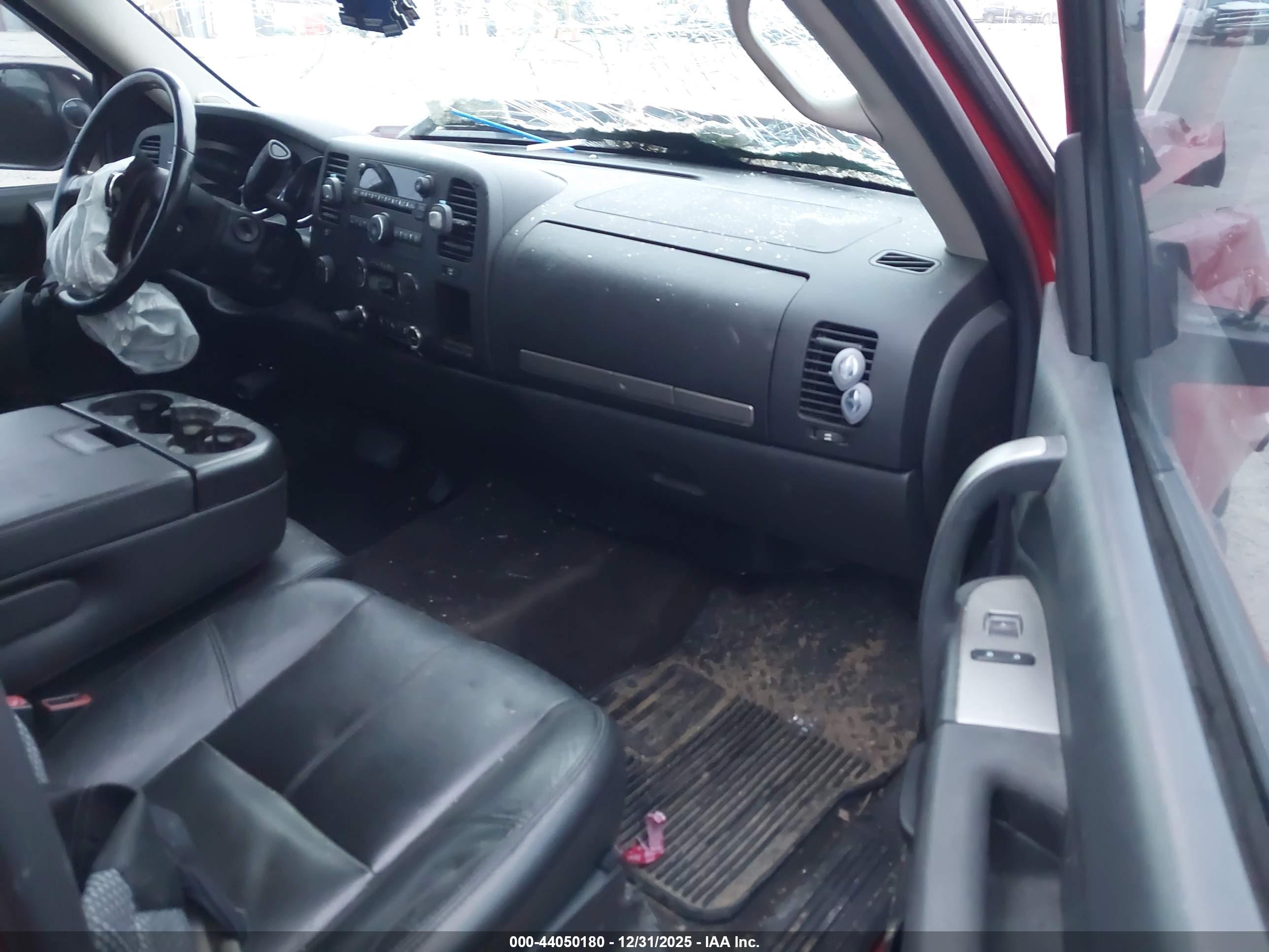 CHEVROLET SILVERADO image 5