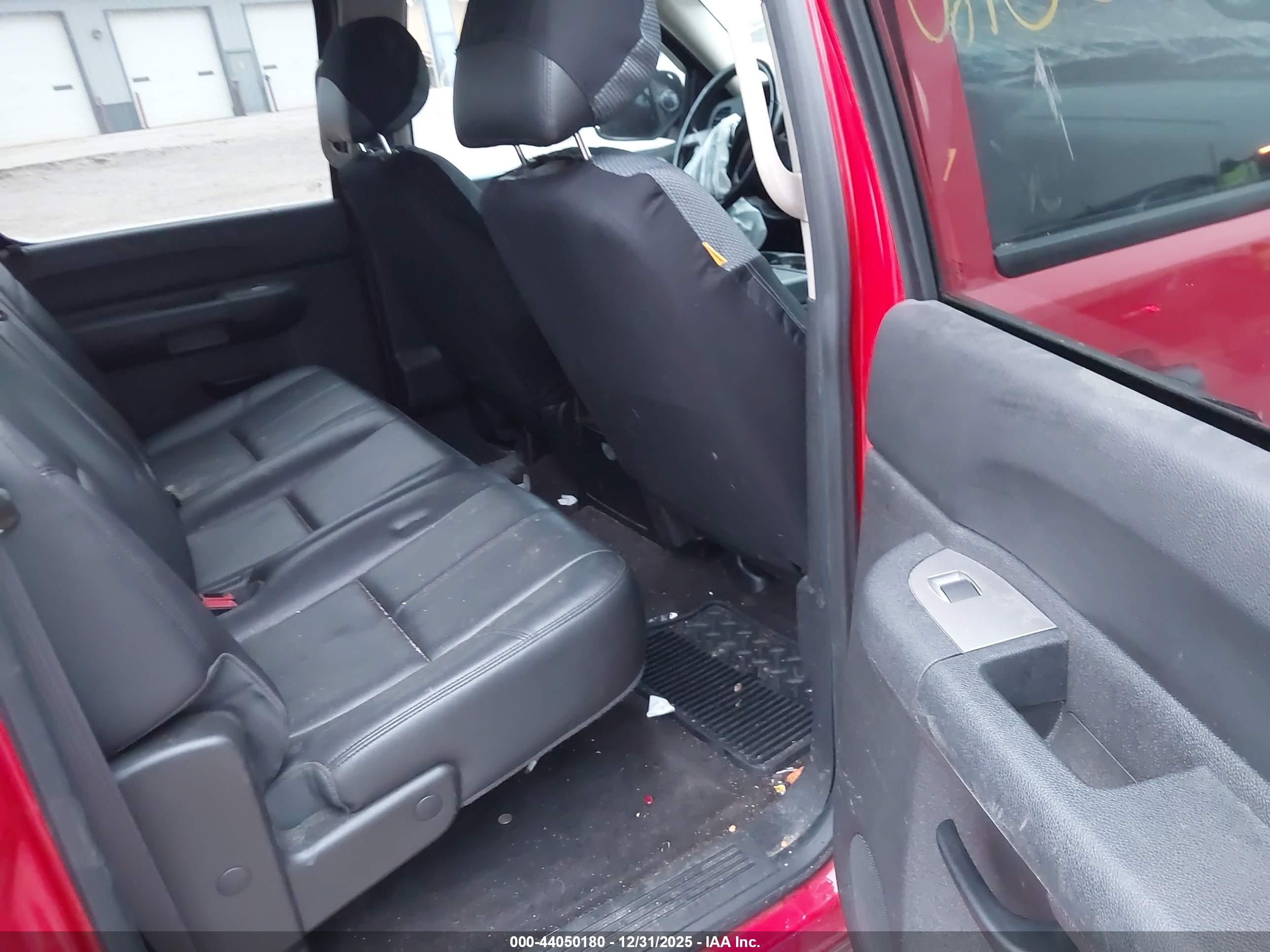 CHEVROLET SILVERADO image 8