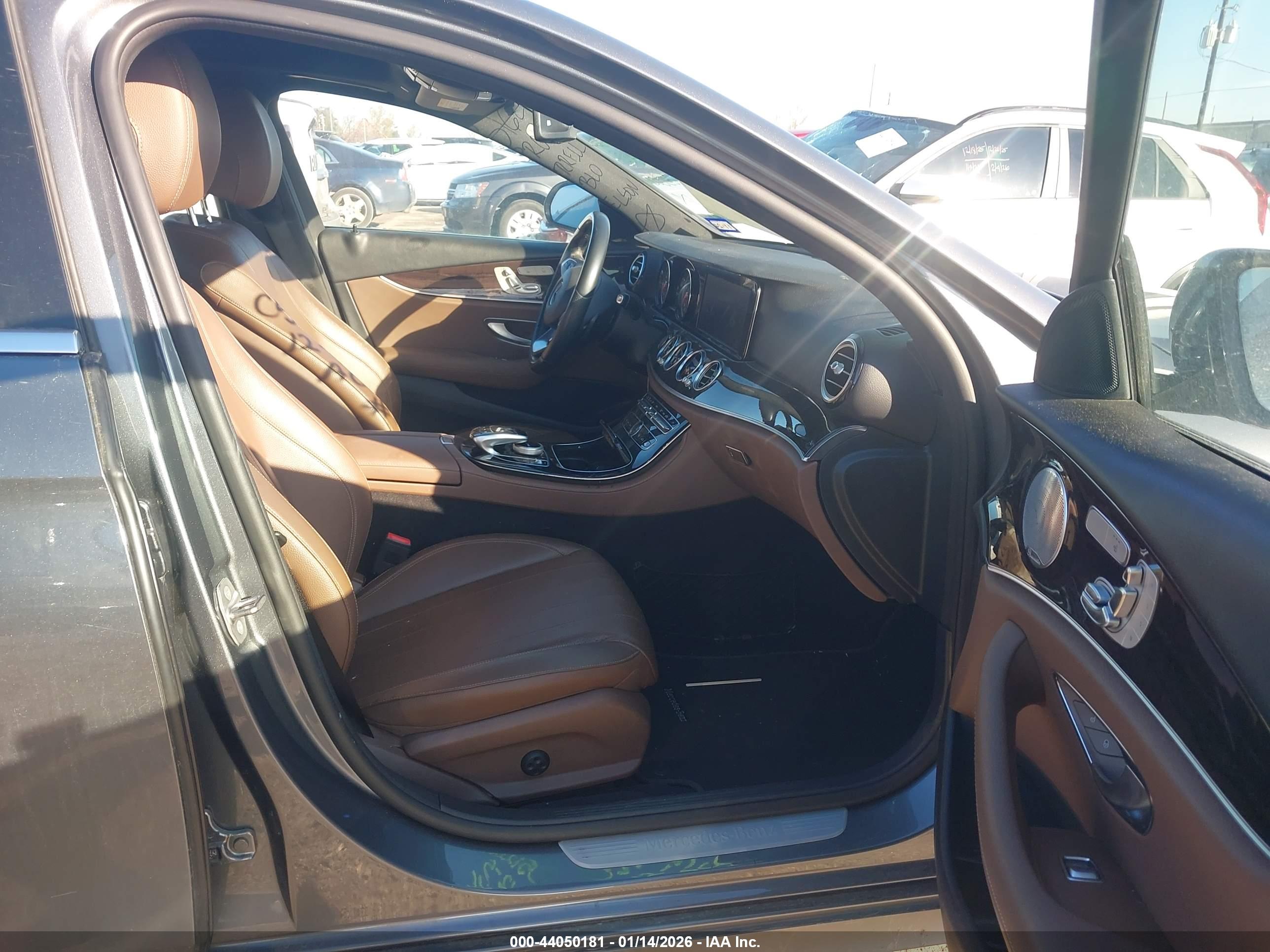 MERCEDES-BENZ E image 5