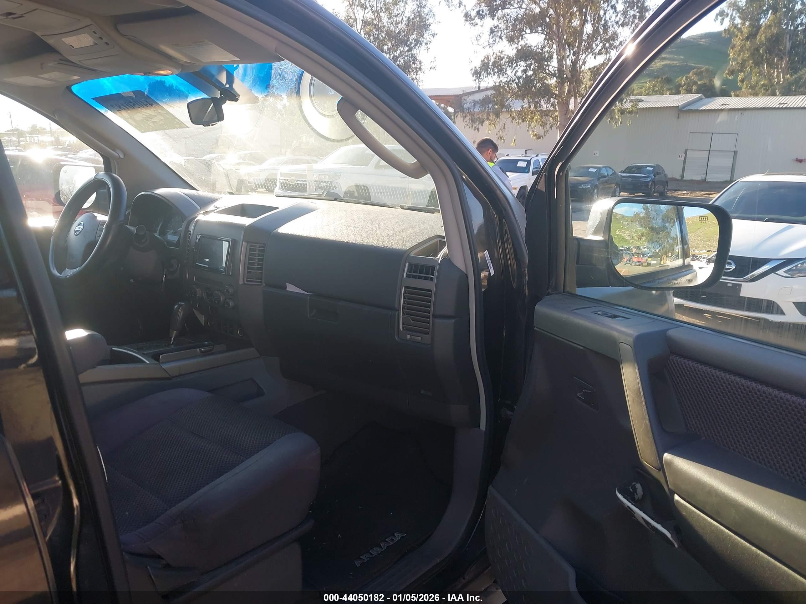 NISSAN ARMADA image 5
