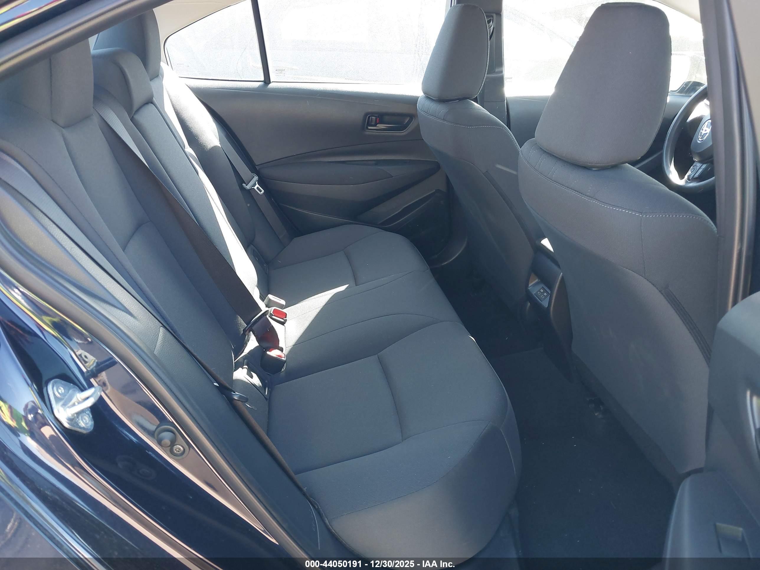 TOYOTA COROLLA image 8