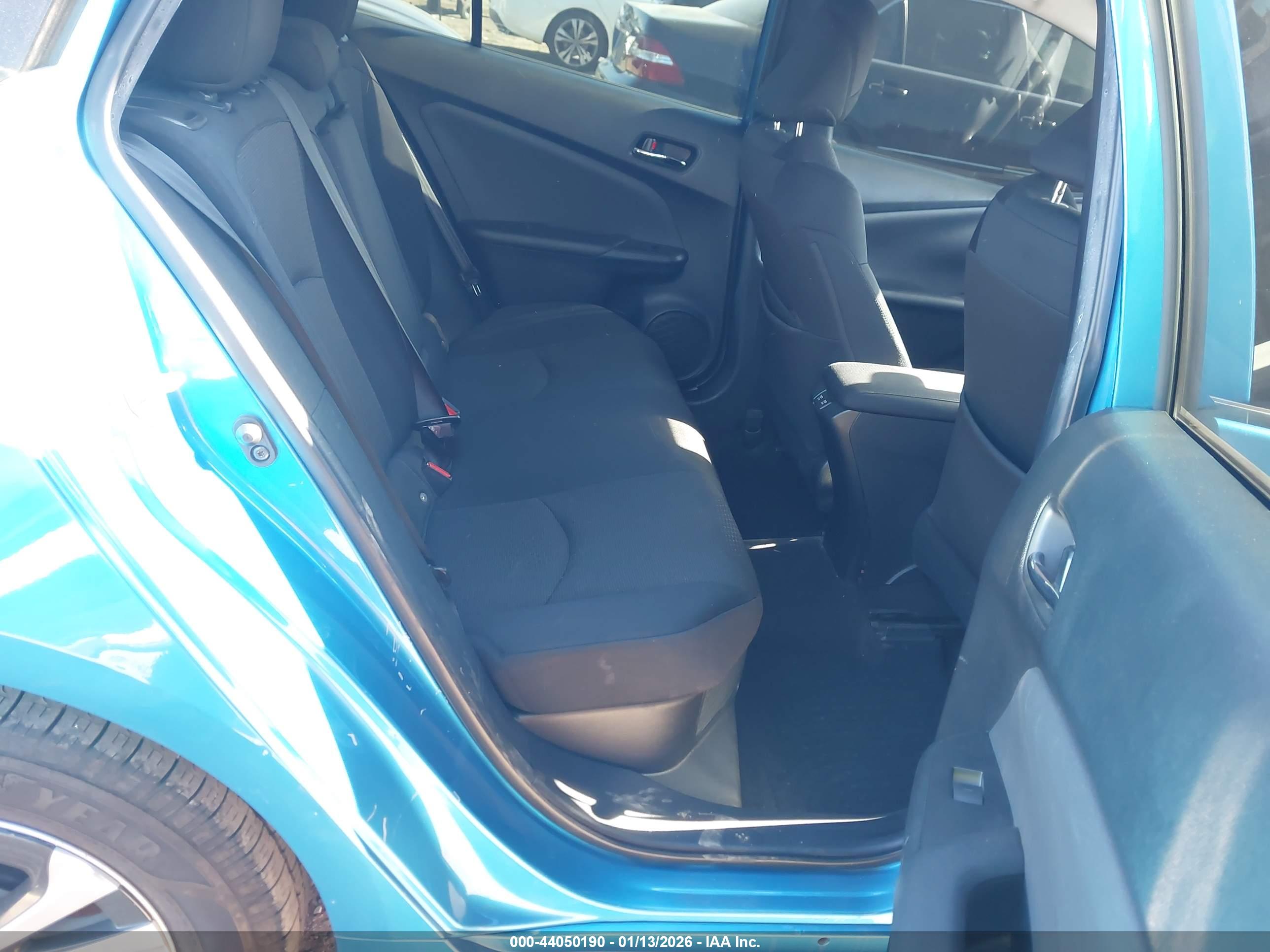 TOYOTA PRIUS image 8