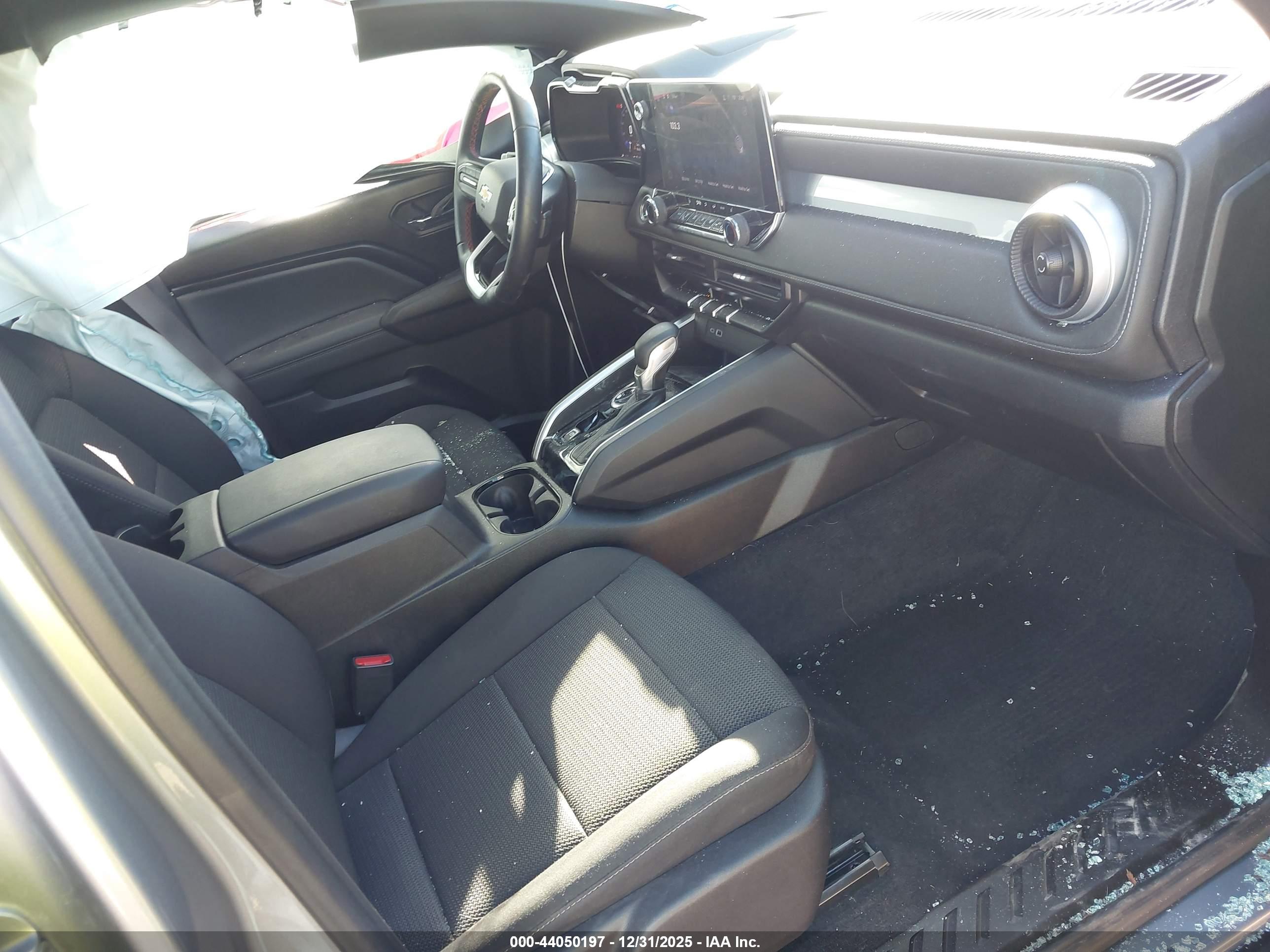 CHEVROLET COLORADO image 5