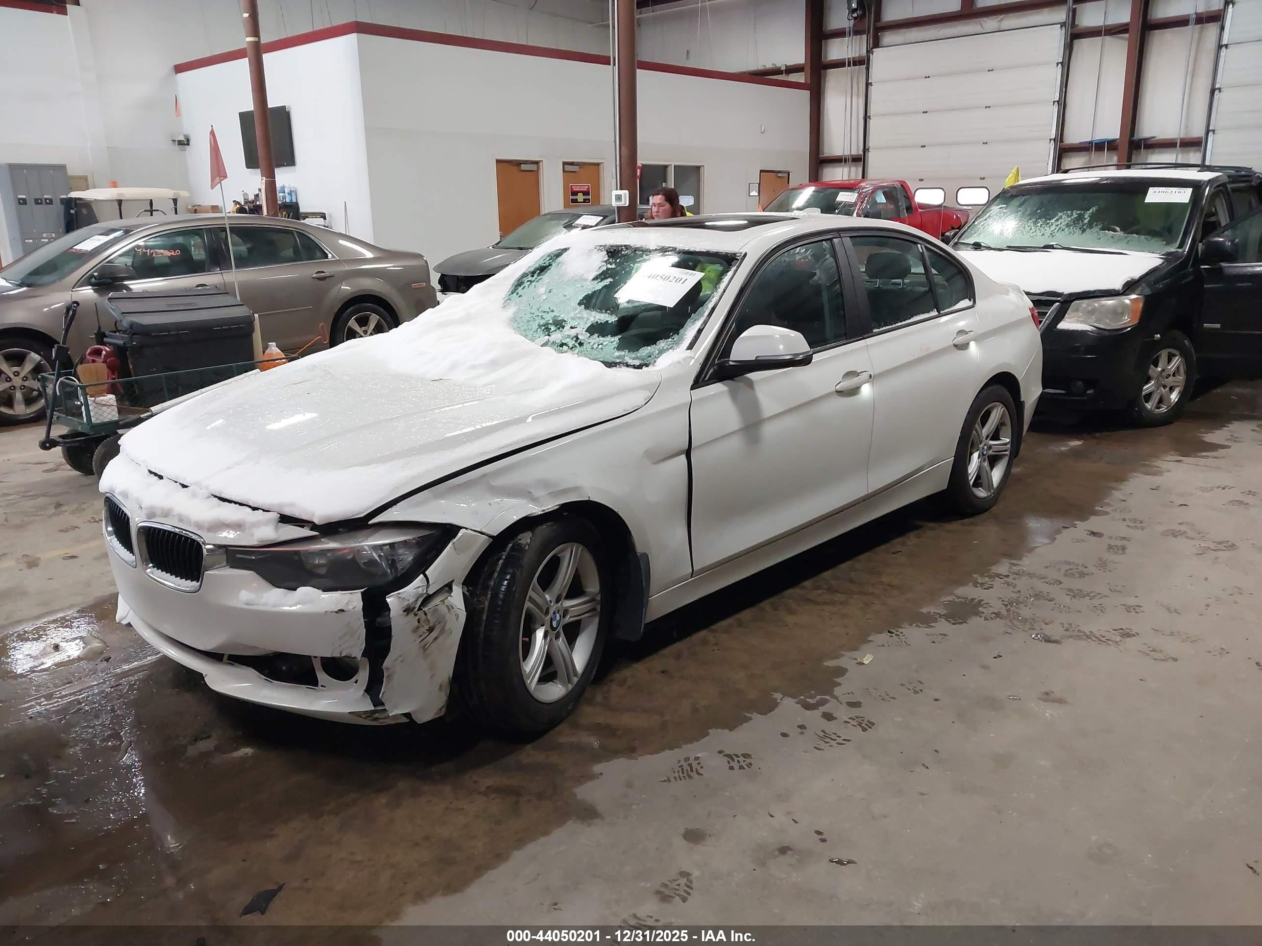 BMW 320I image 2