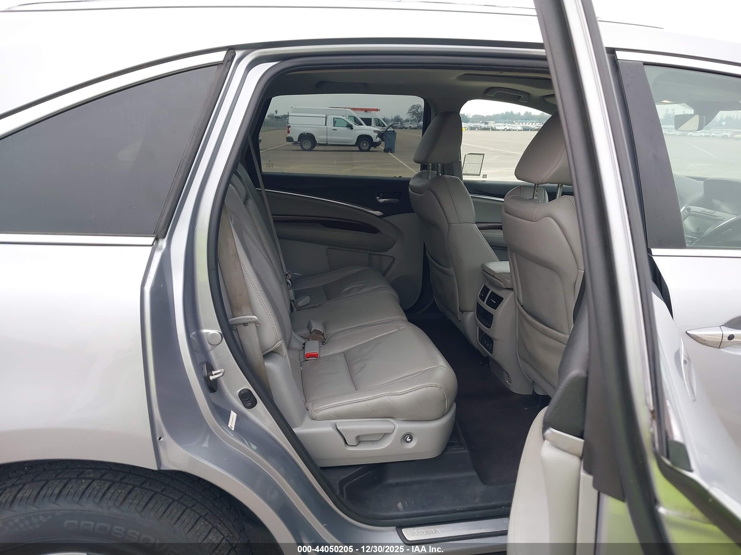 ACURA MDX image 8