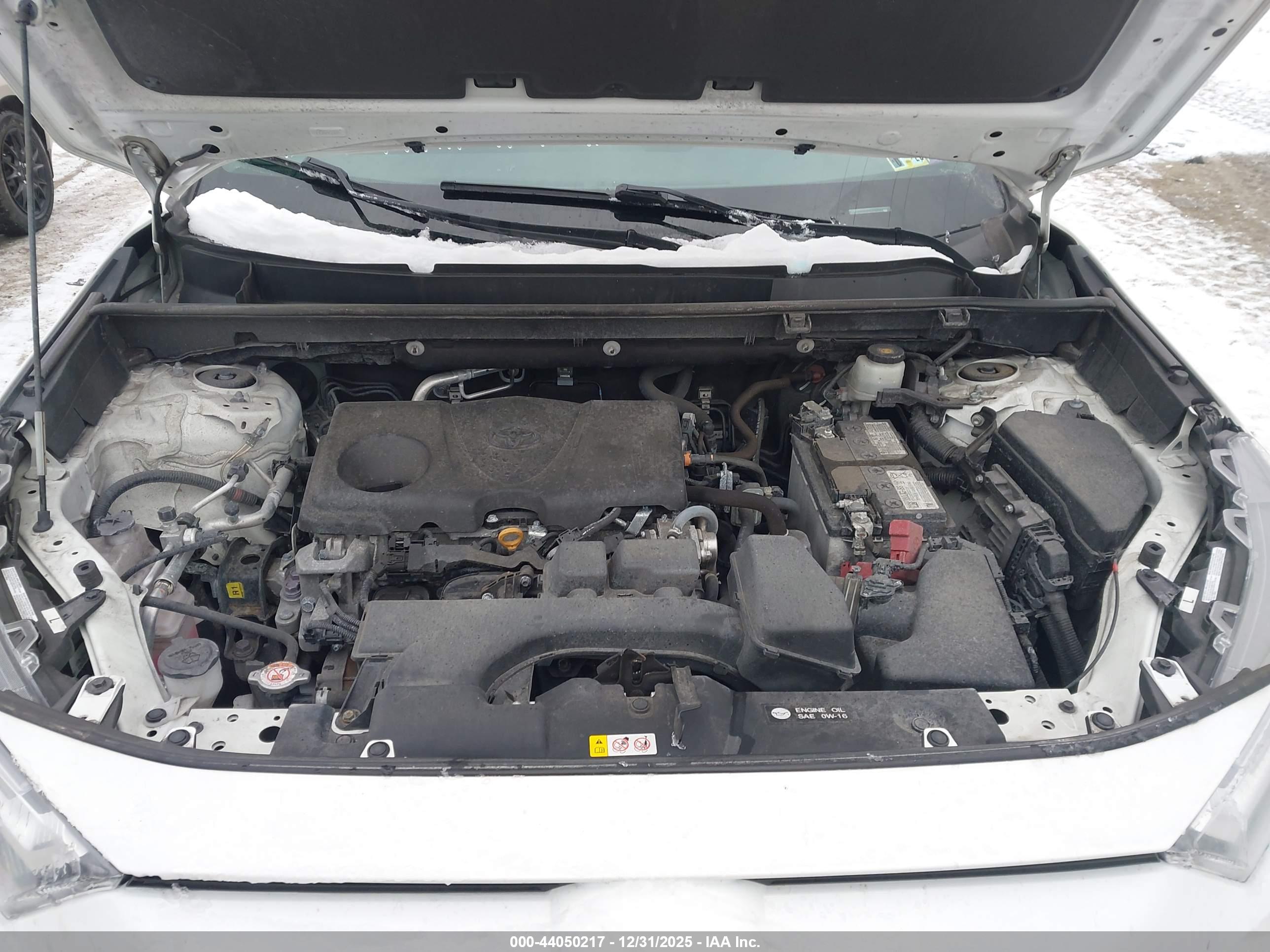 TOYOTA RAV4 image 10