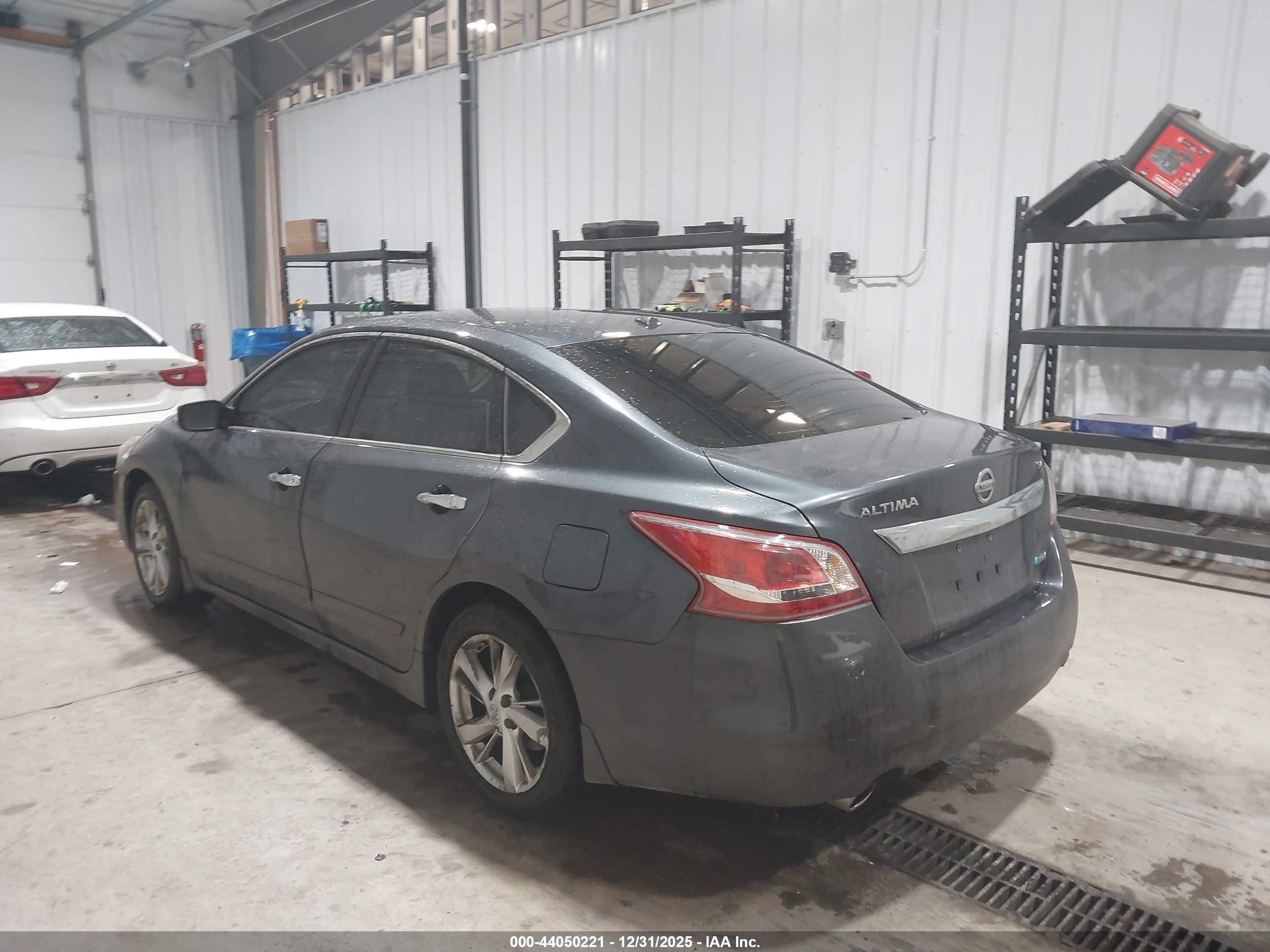 NISSAN ALTIMA image 3