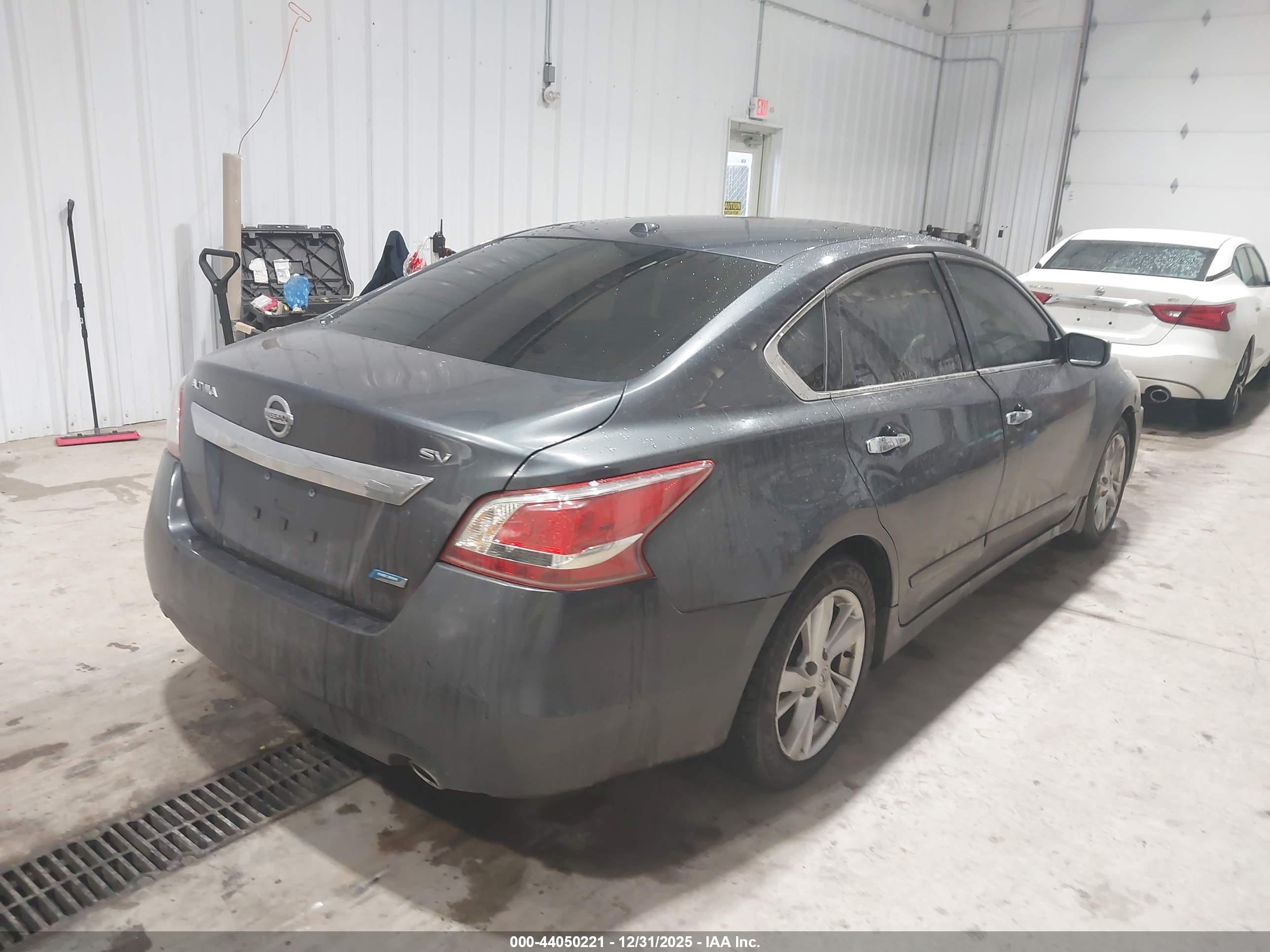 NISSAN ALTIMA image 4