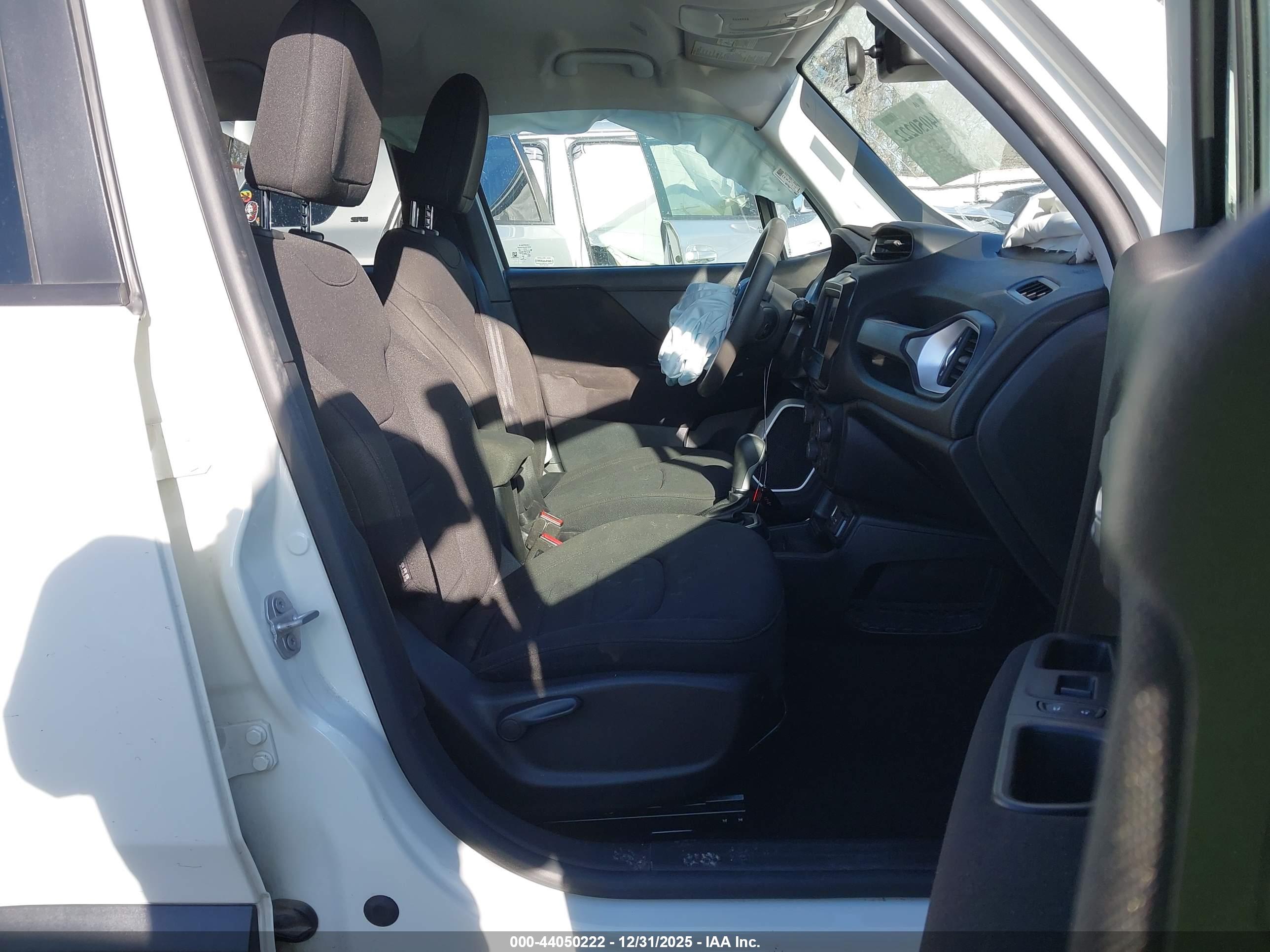 JEEP RENEGADE image 5