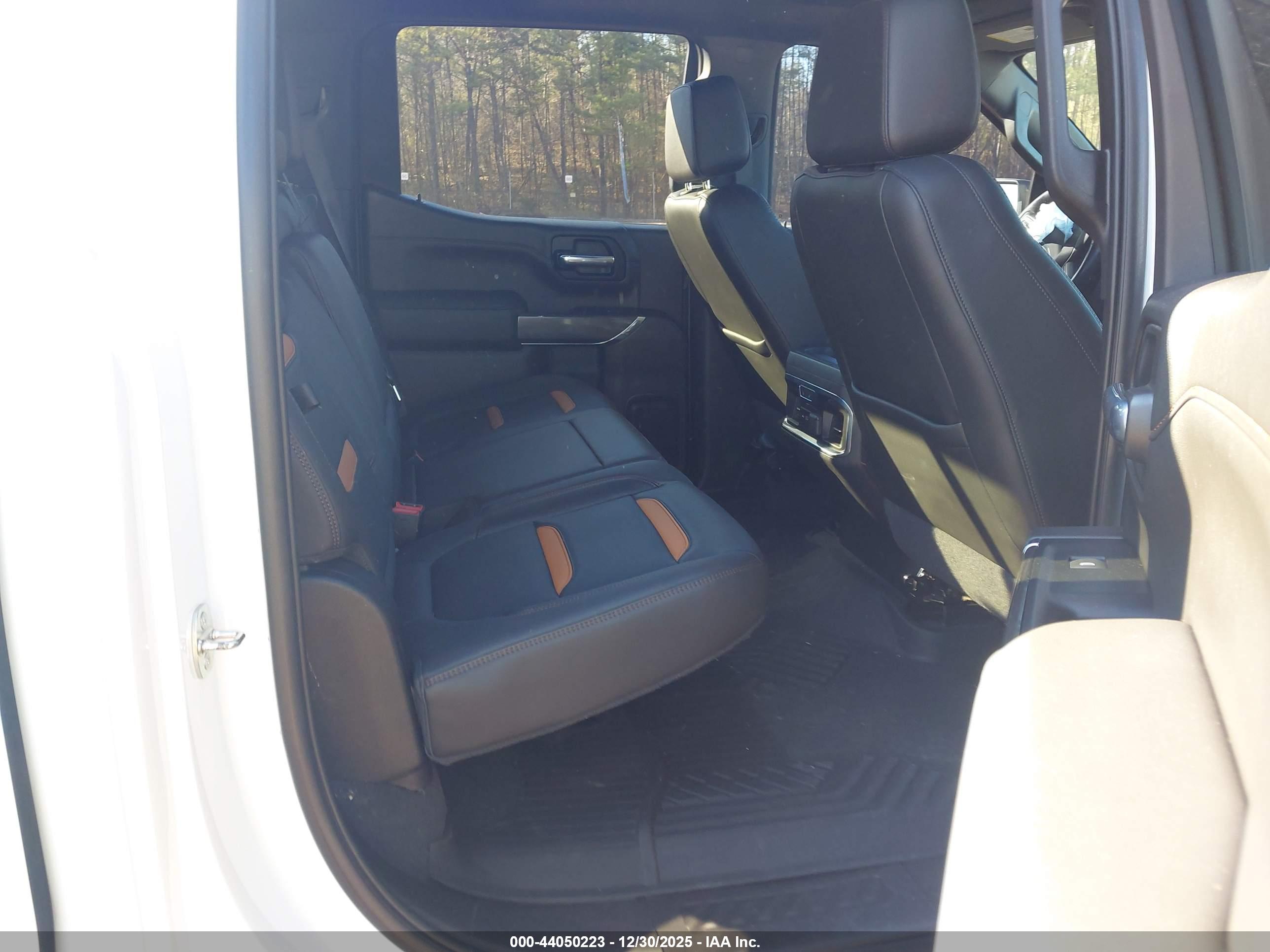GMC SIERRA image 8