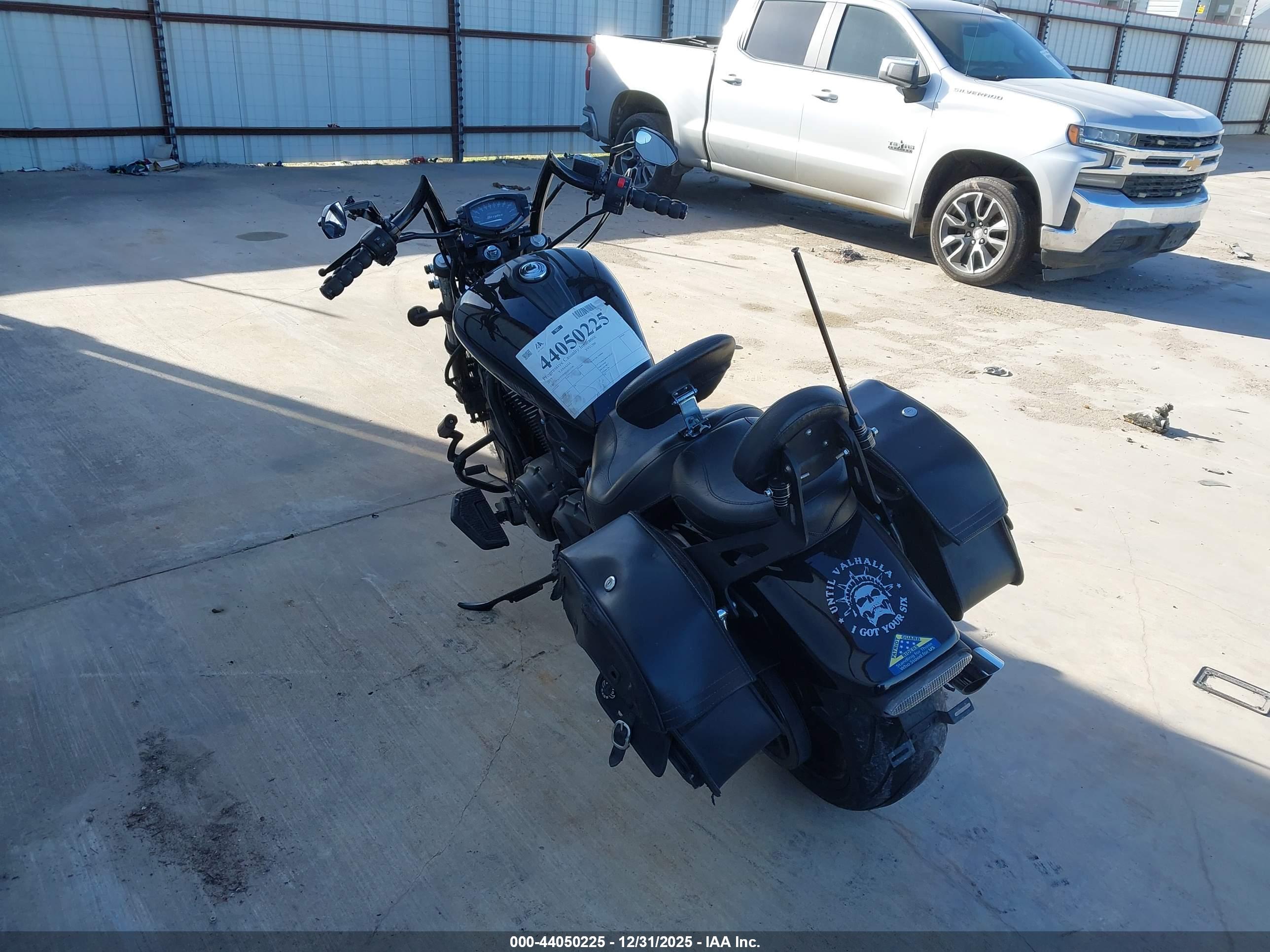 YAMAHA XVS1300 image 3