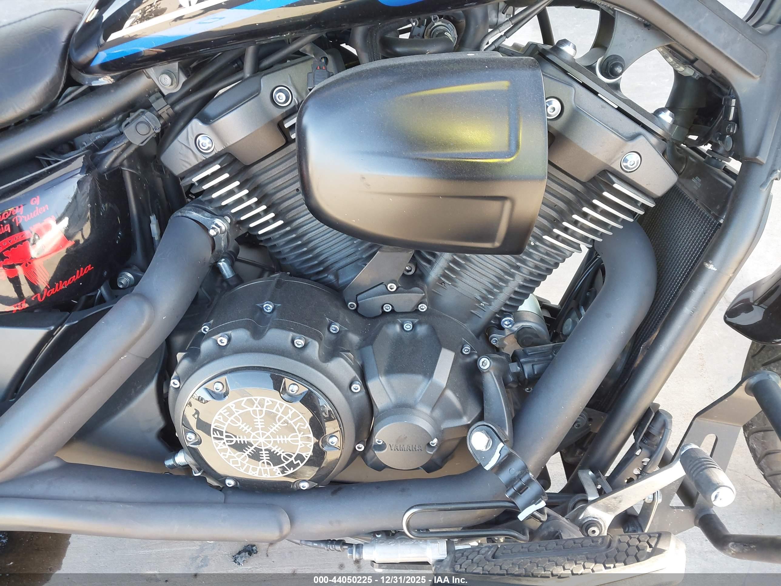 YAMAHA XVS1300 image 8