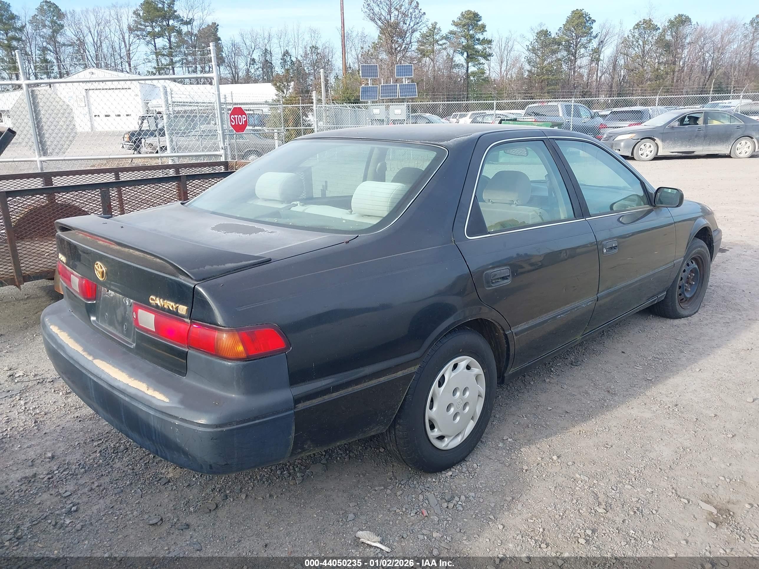 TOYOTA CAMRY image 4