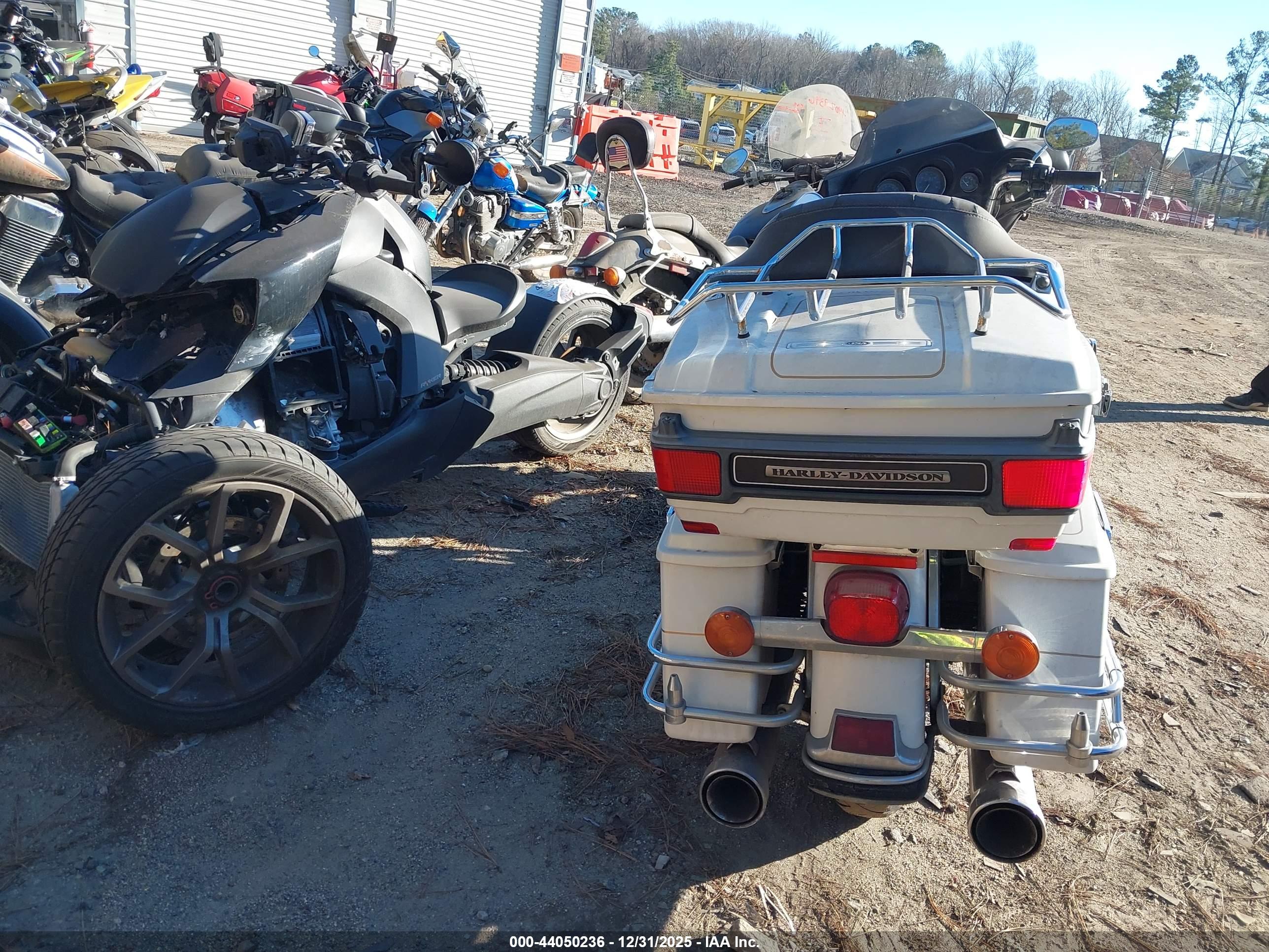 HARLEY-DAVIDSON FLHTCUI image 6