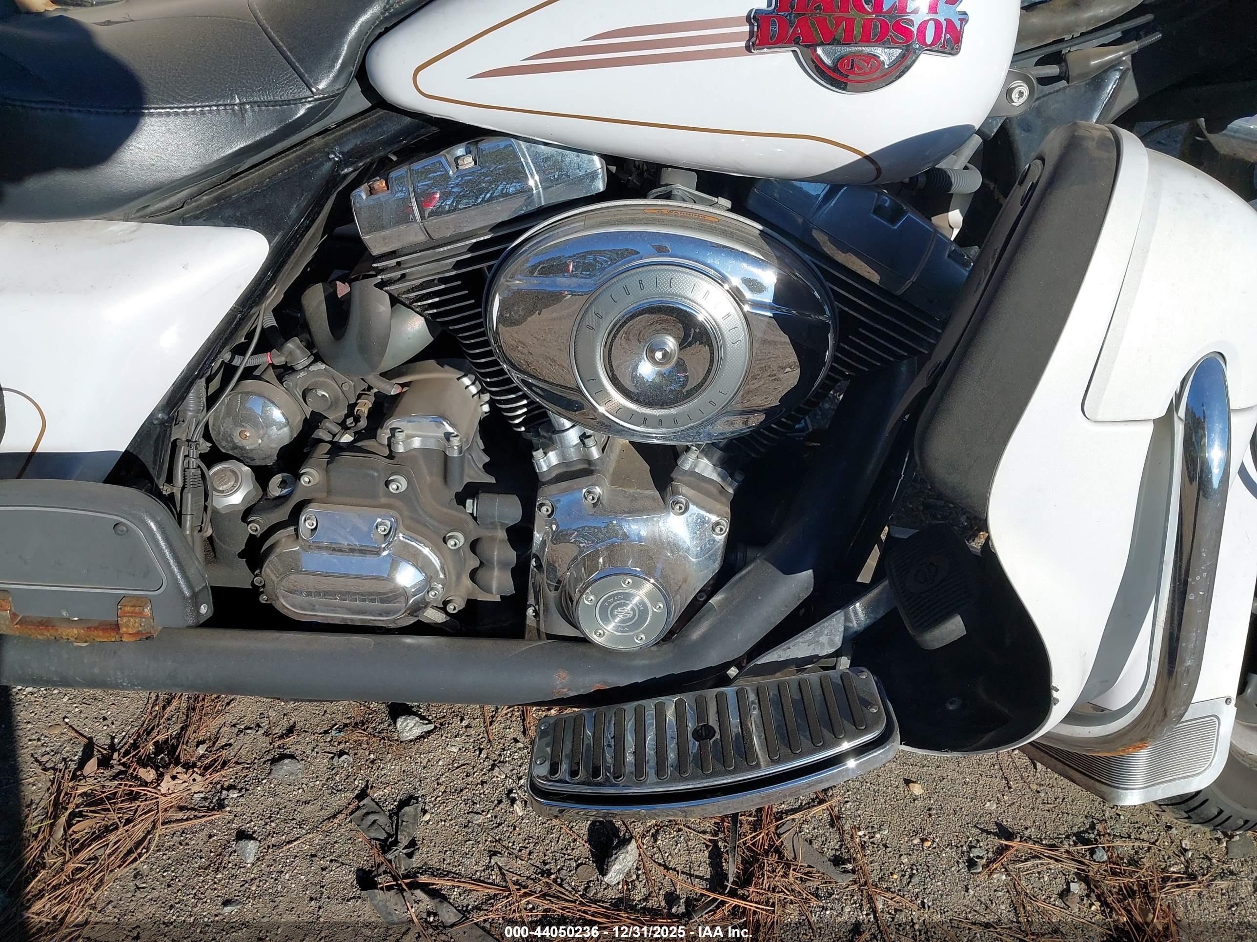 HARLEY-DAVIDSON FLHTCUI image 8