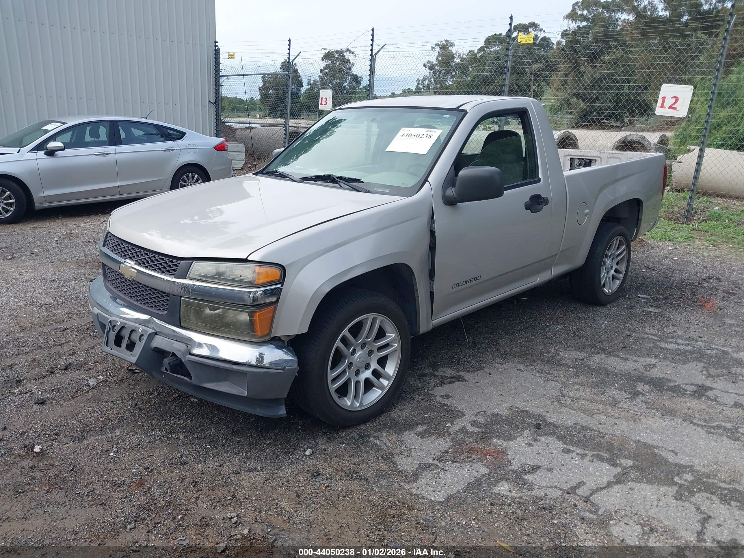 CHEVROLET COLORADO image 2