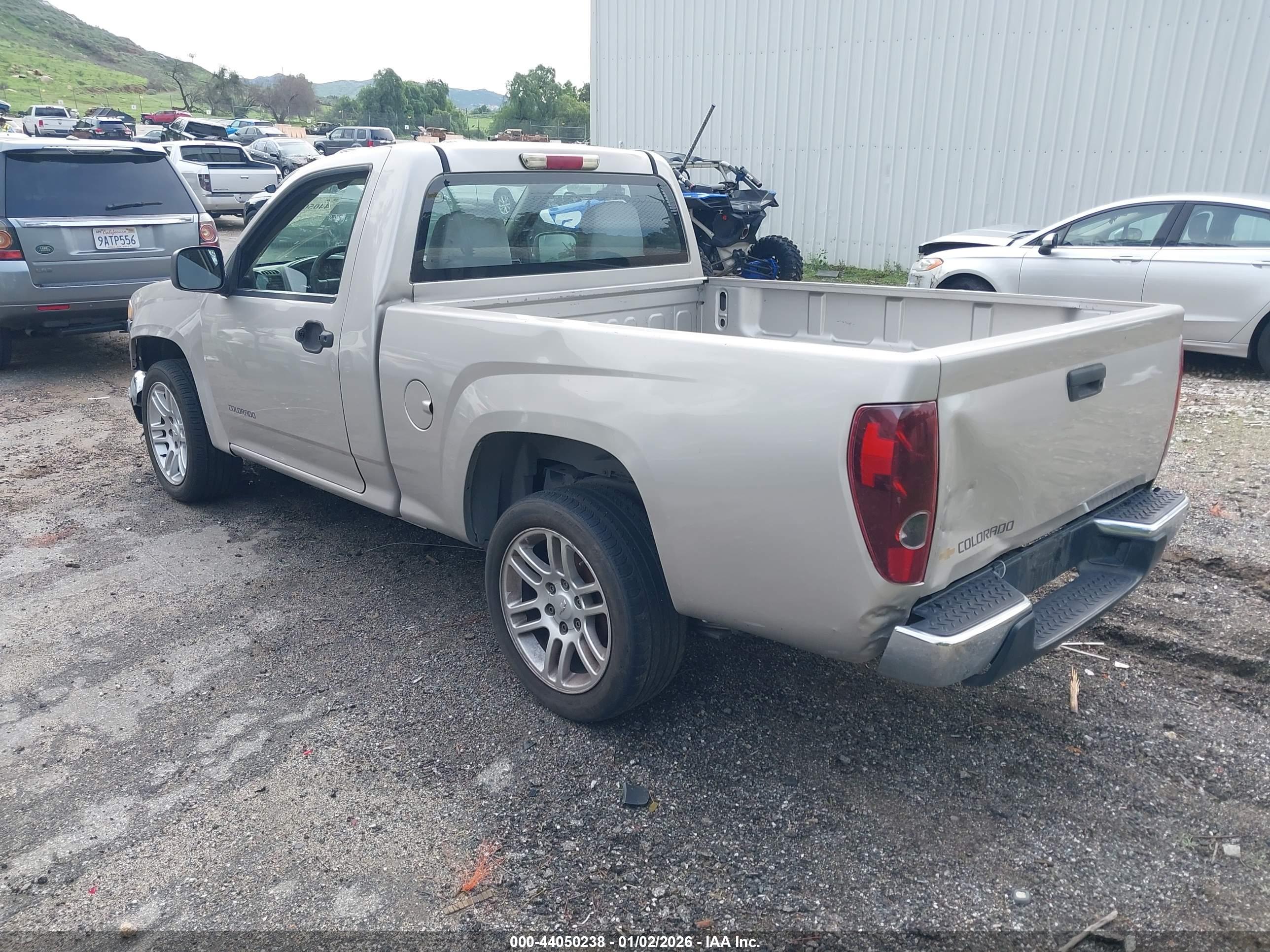 CHEVROLET COLORADO image 3