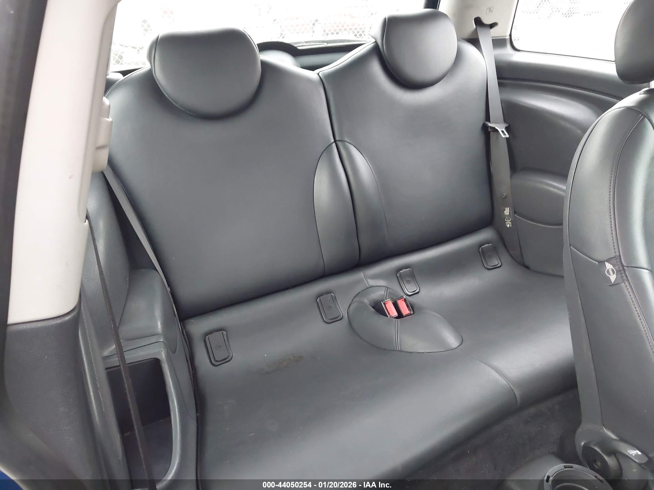MINI COOPER image 8