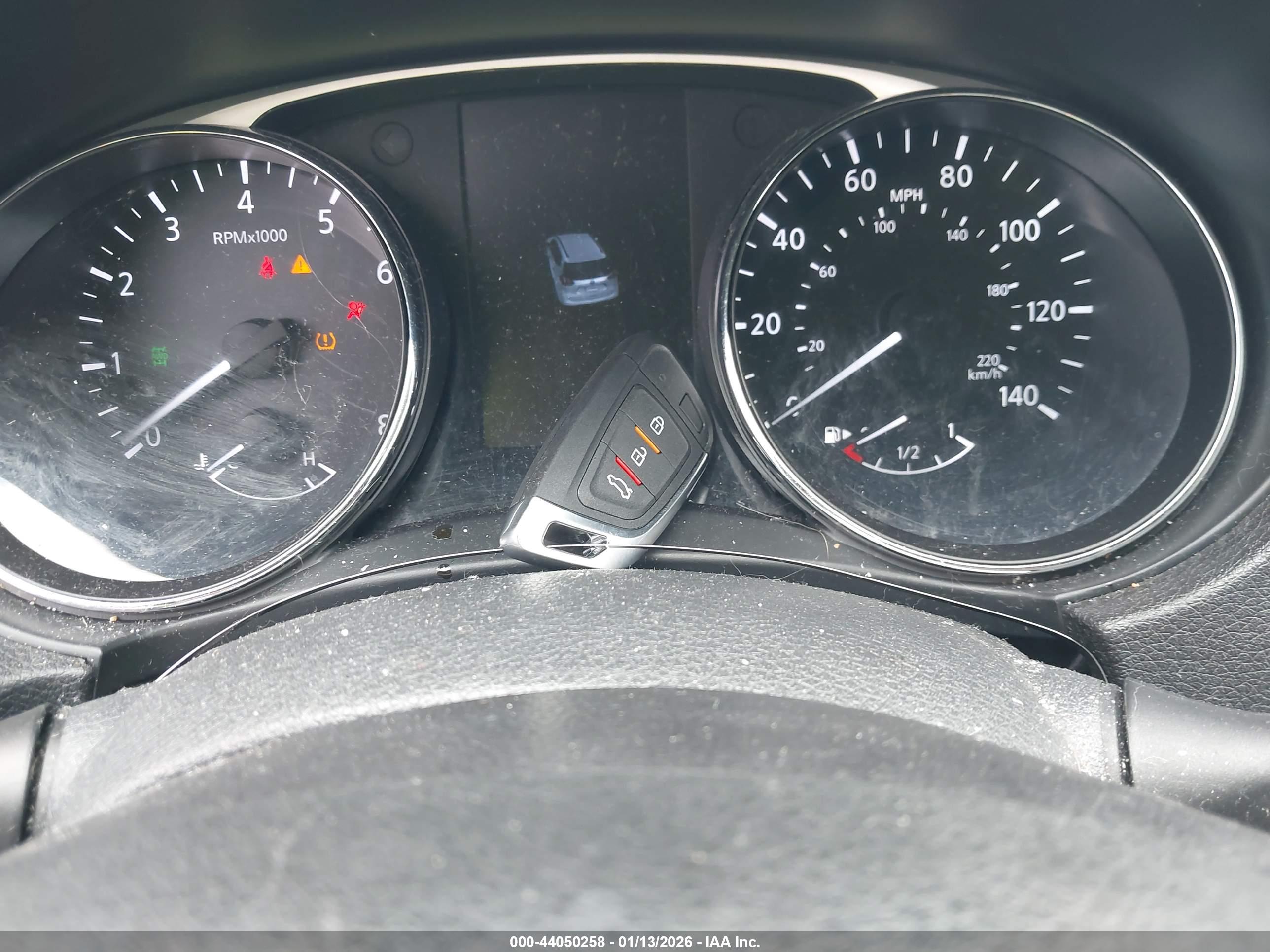 NISSAN ROGUE image 11