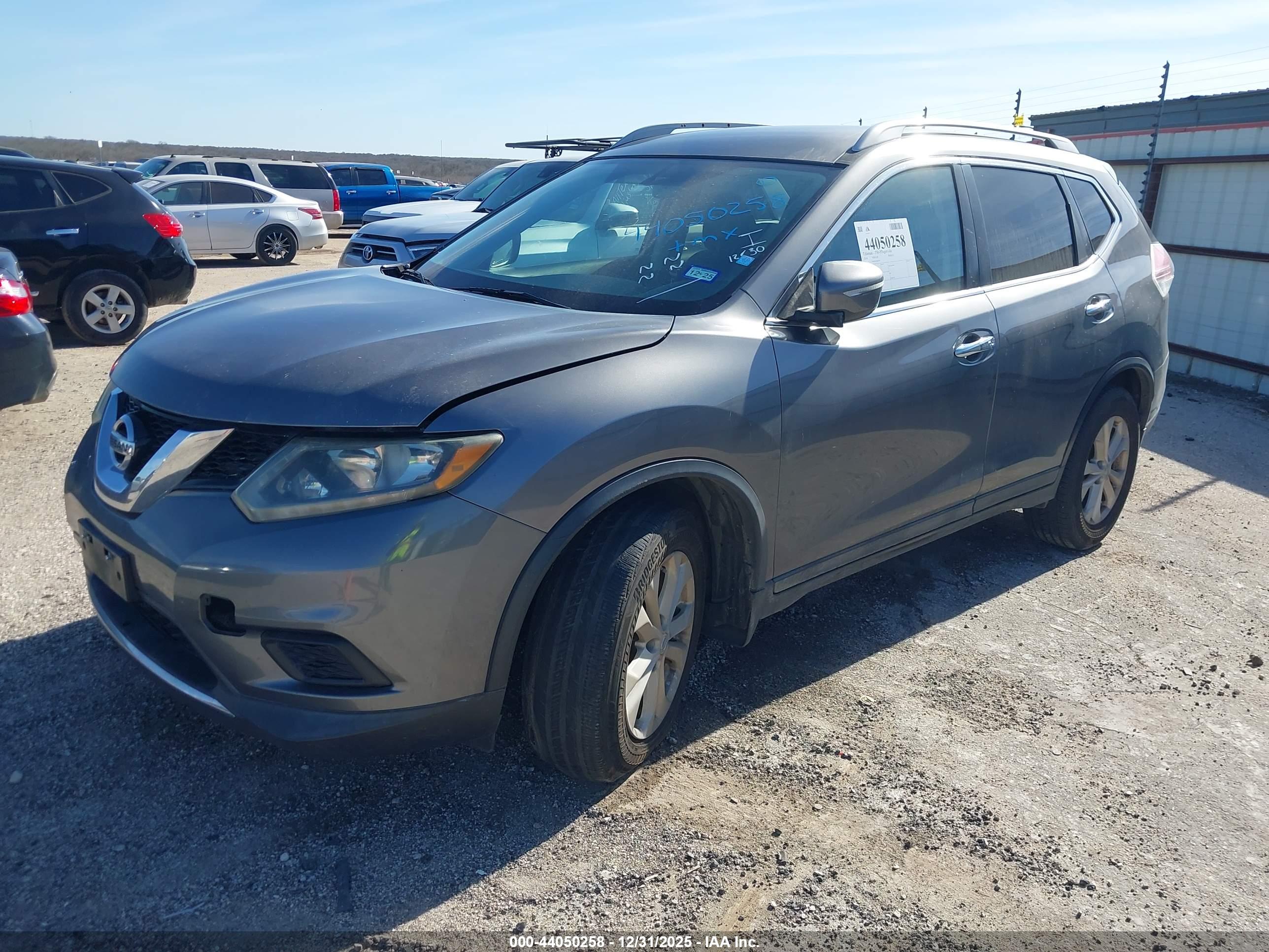 NISSAN ROGUE image 2