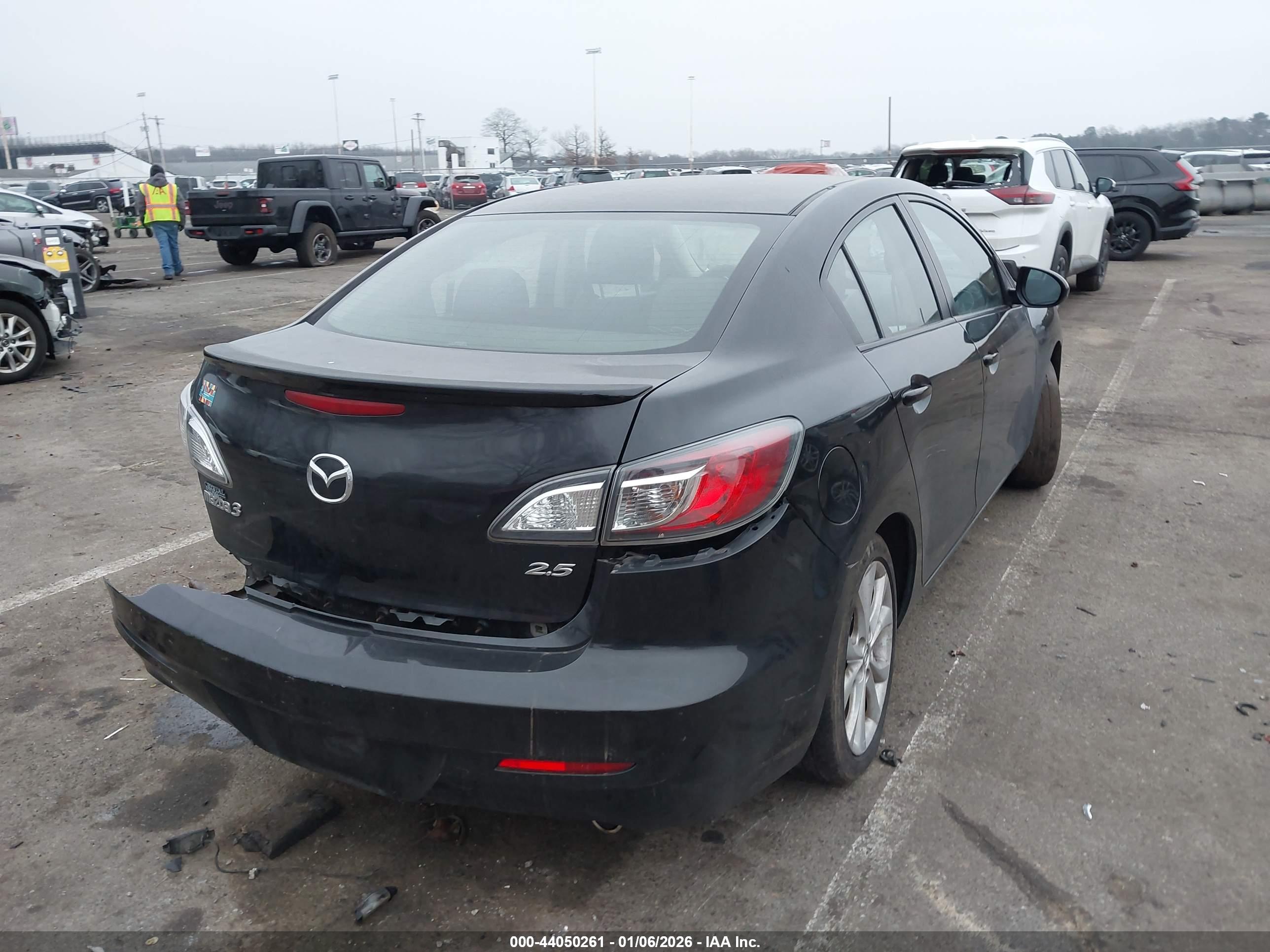 MAZDA MAZDA3 image 4