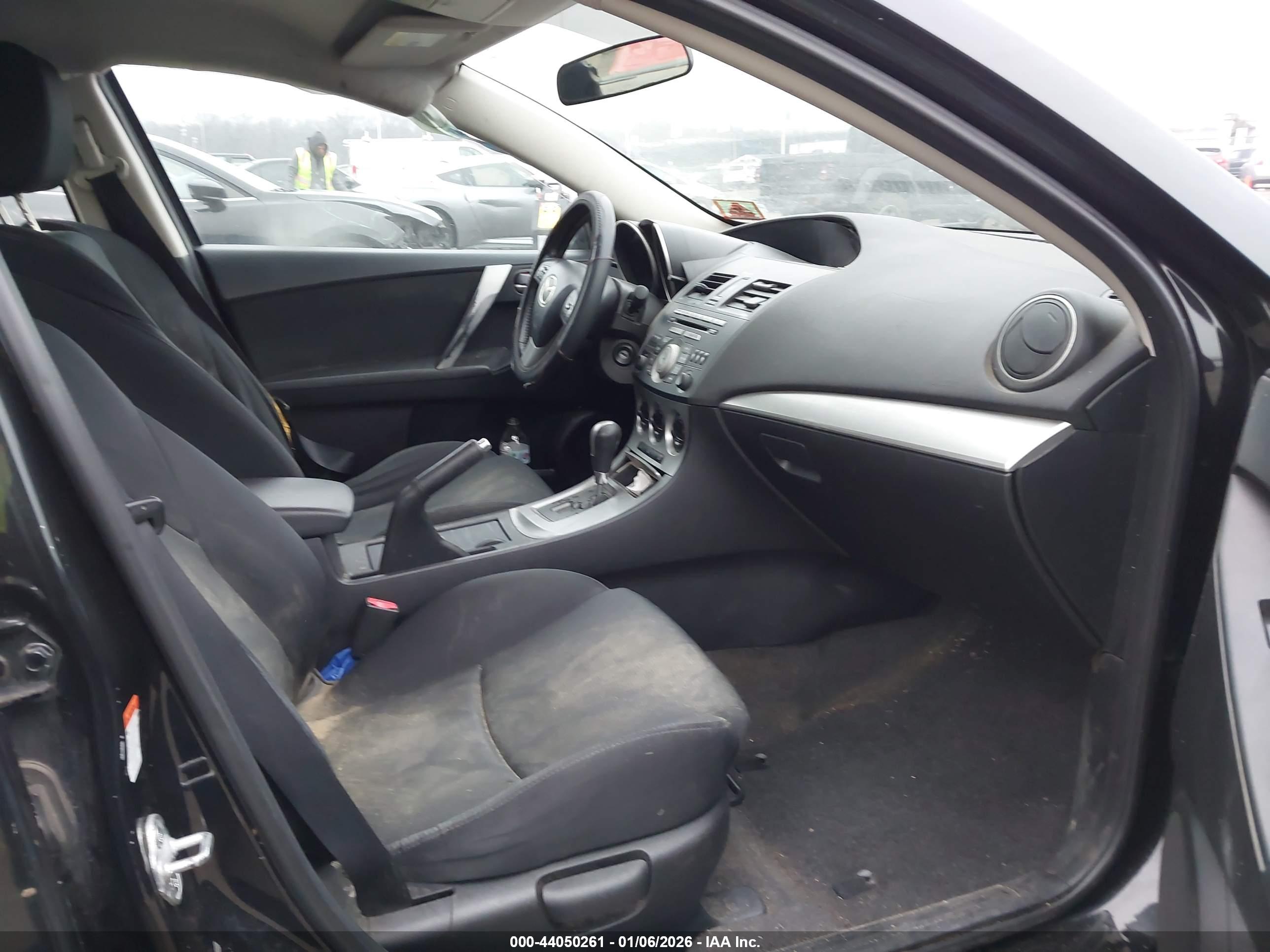 MAZDA MAZDA3 image 5