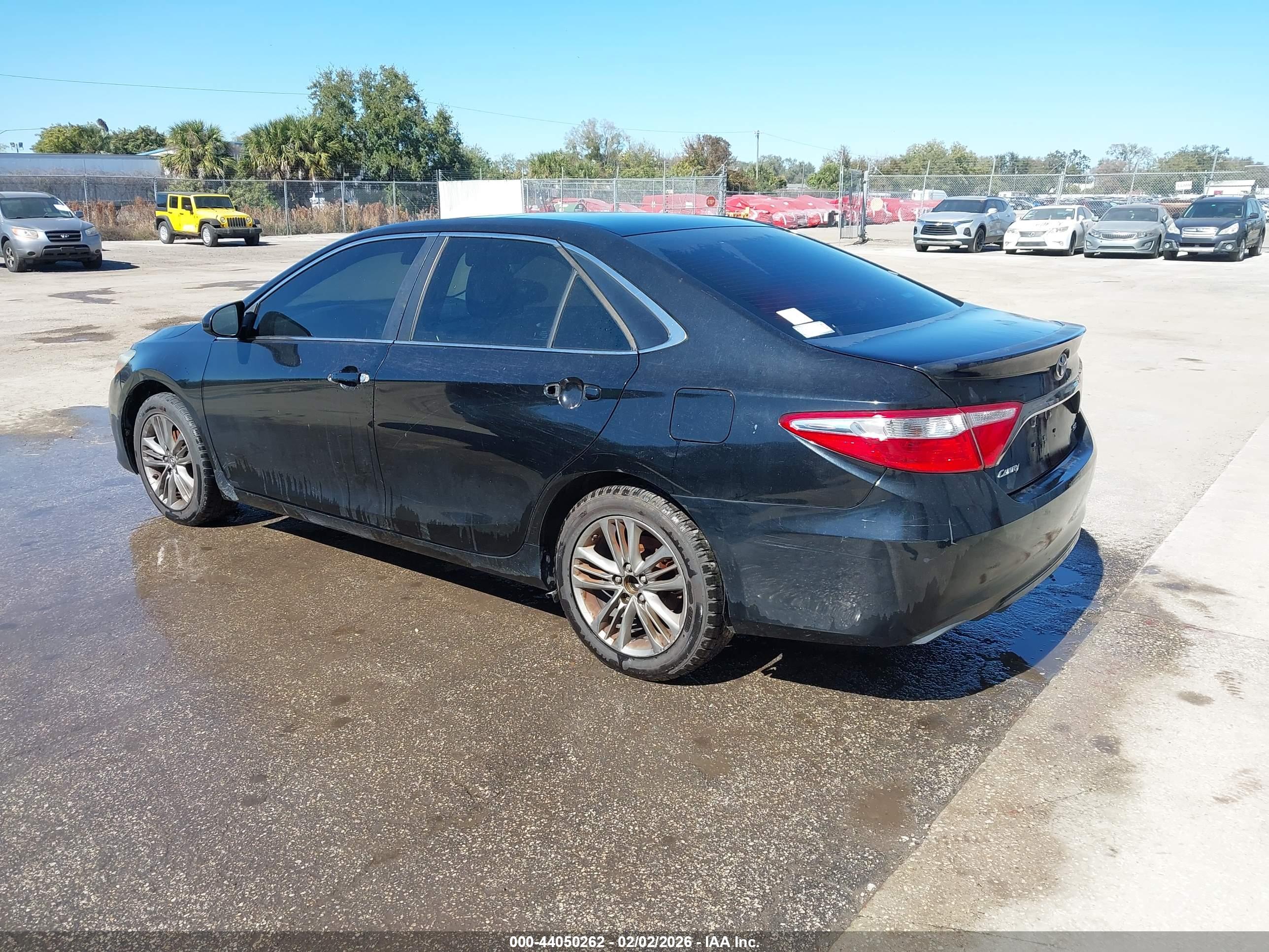 TOYOTA CAMRY image 3