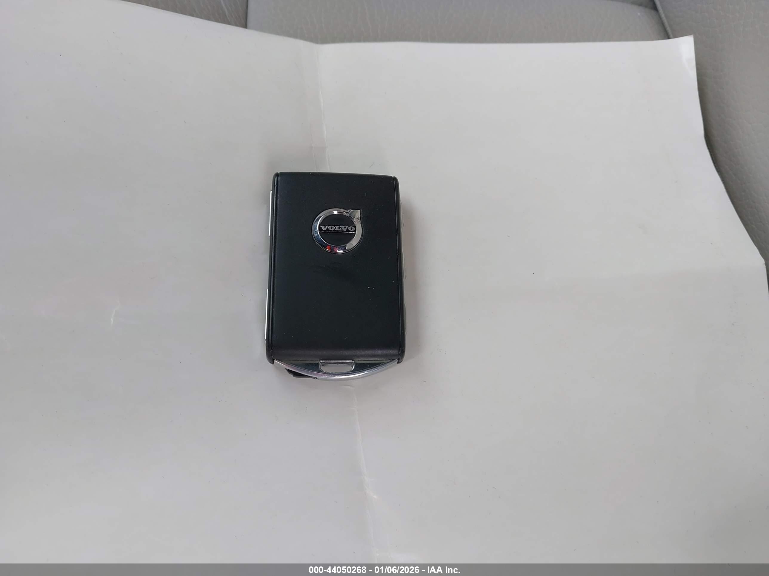 VOLVO XC60 image 11