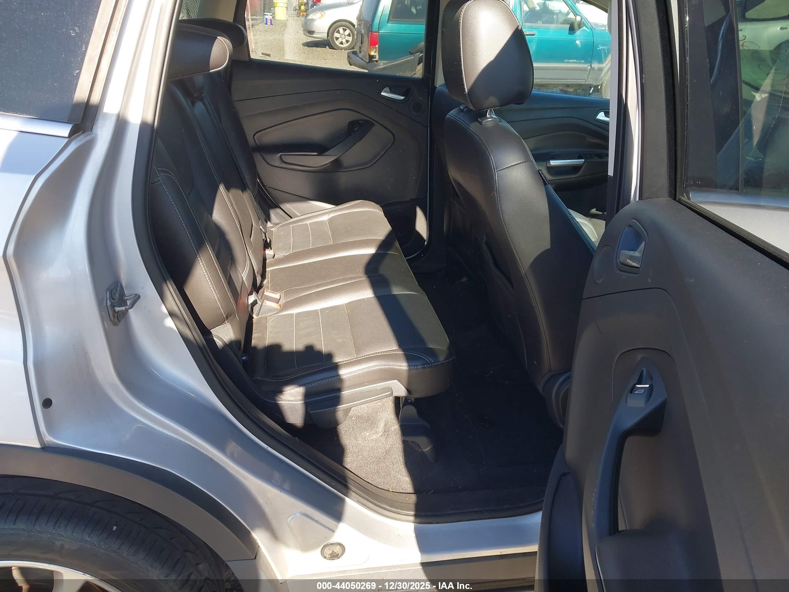 FORD ESCAPE image 8