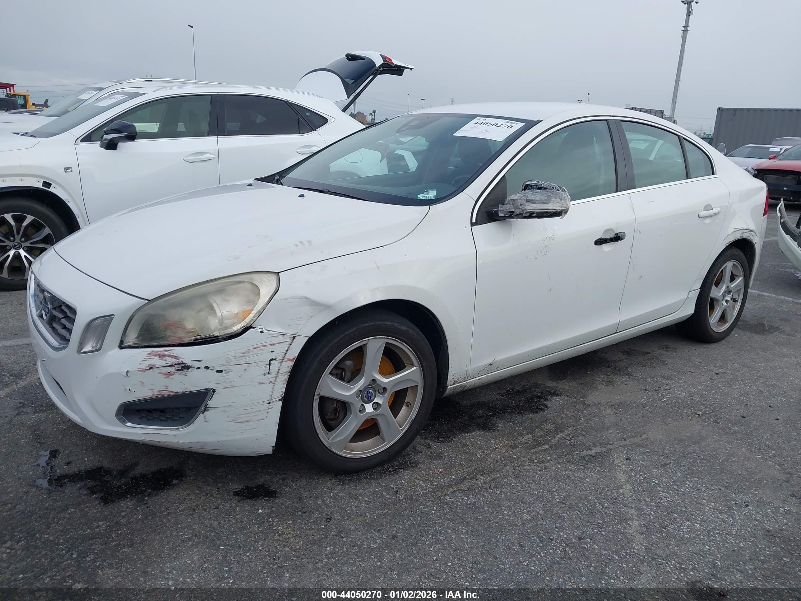 VOLVO S60 image 2