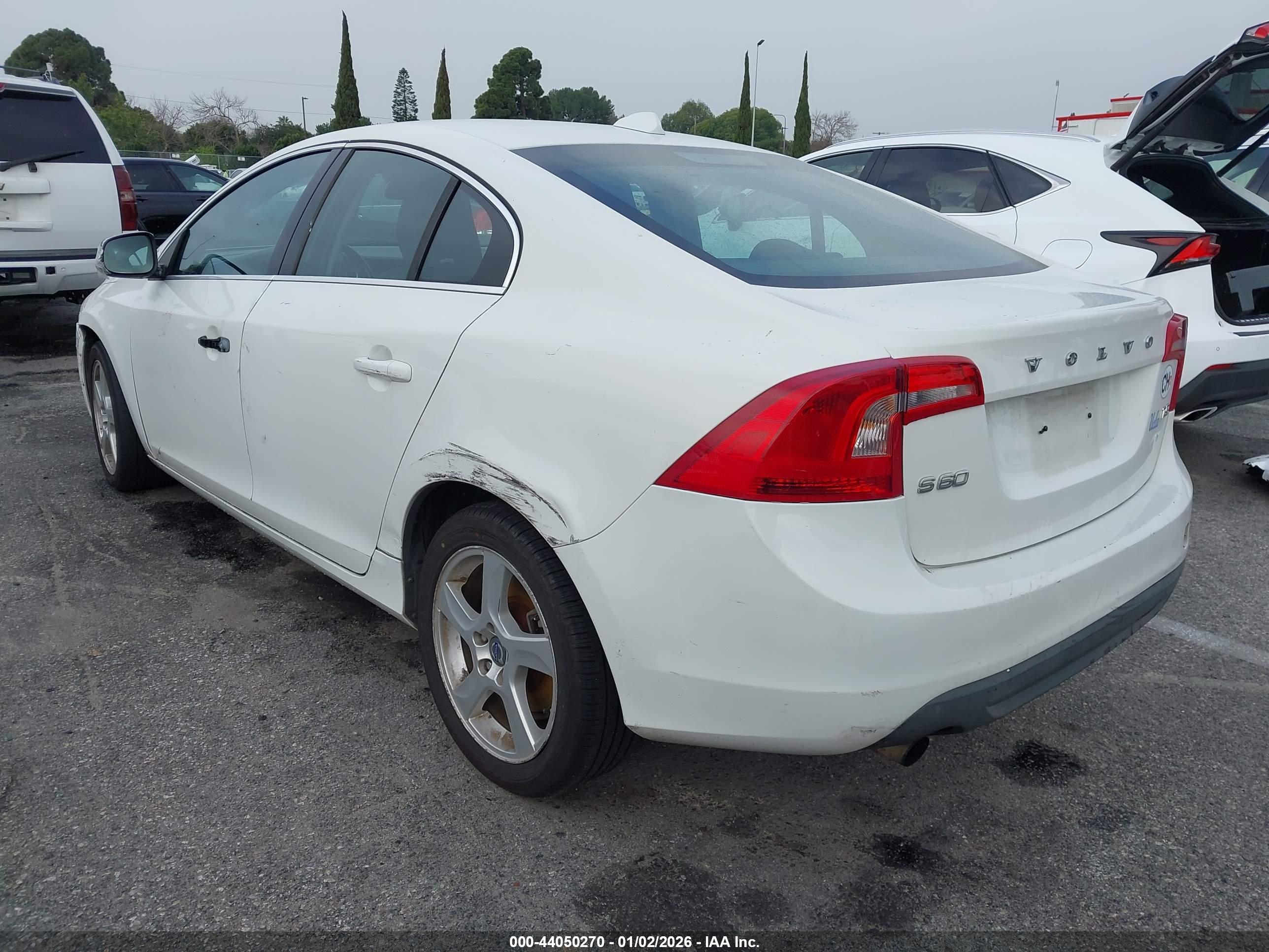 VOLVO S60 image 3