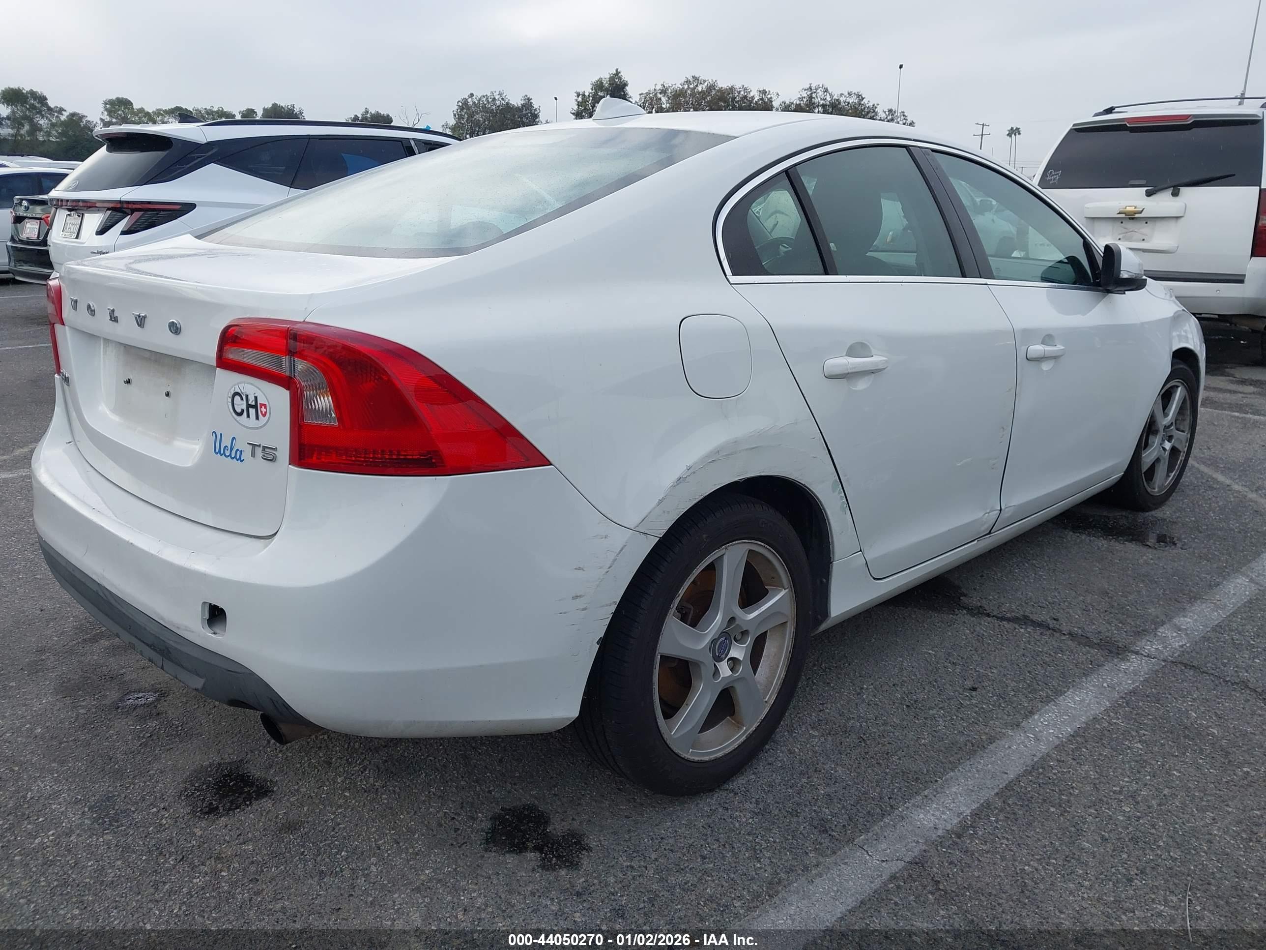 VOLVO S60 image 4