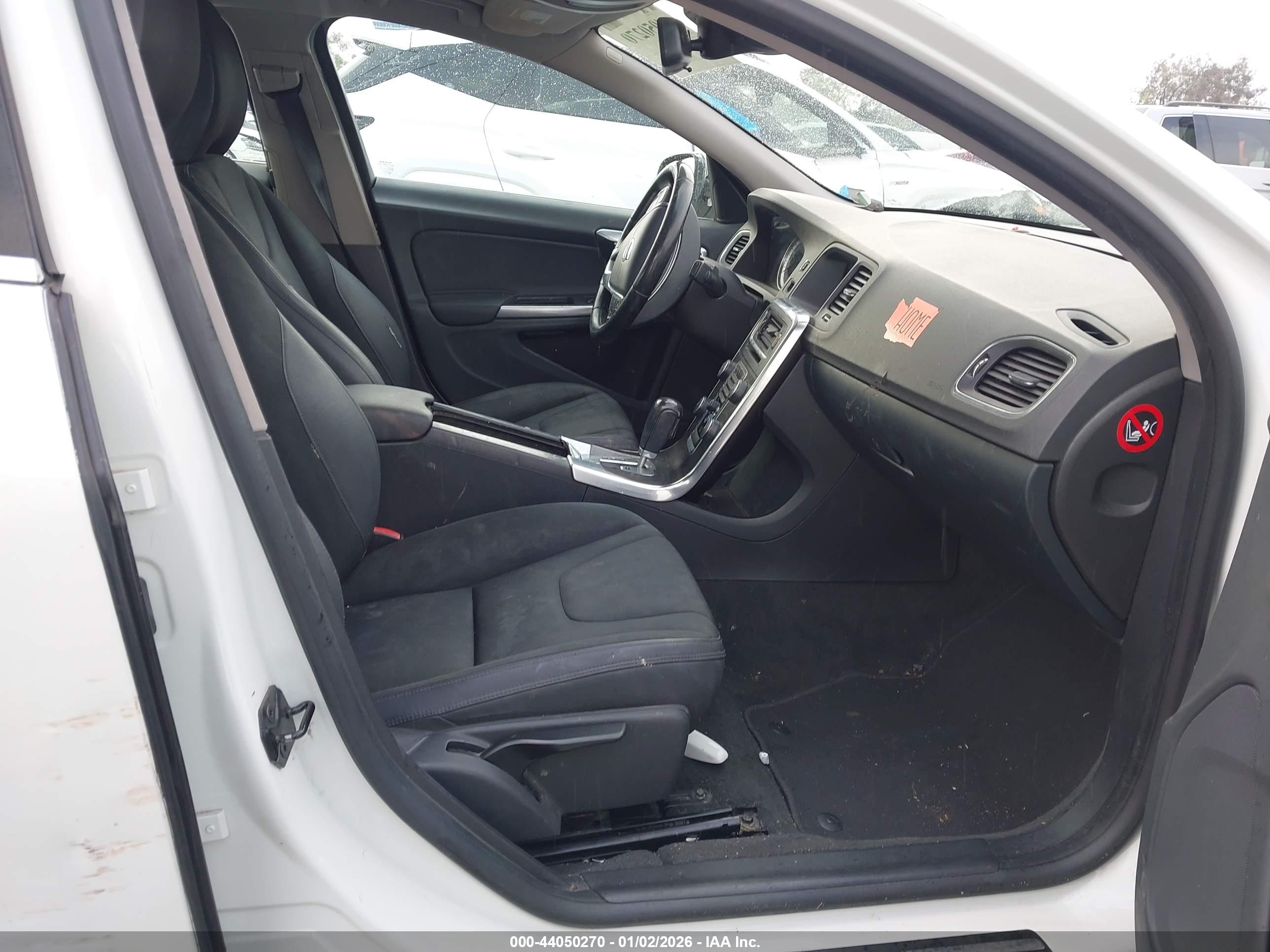 VOLVO S60 image 5