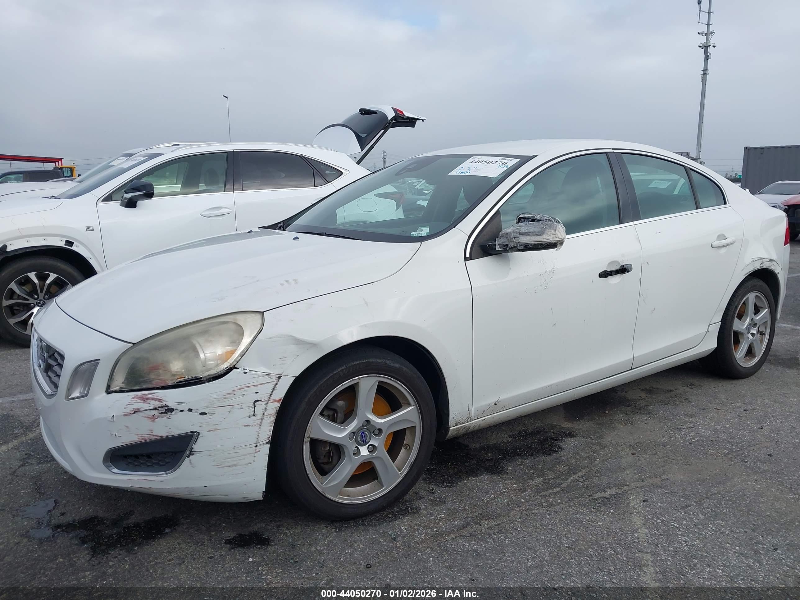 VOLVO S60 image 6