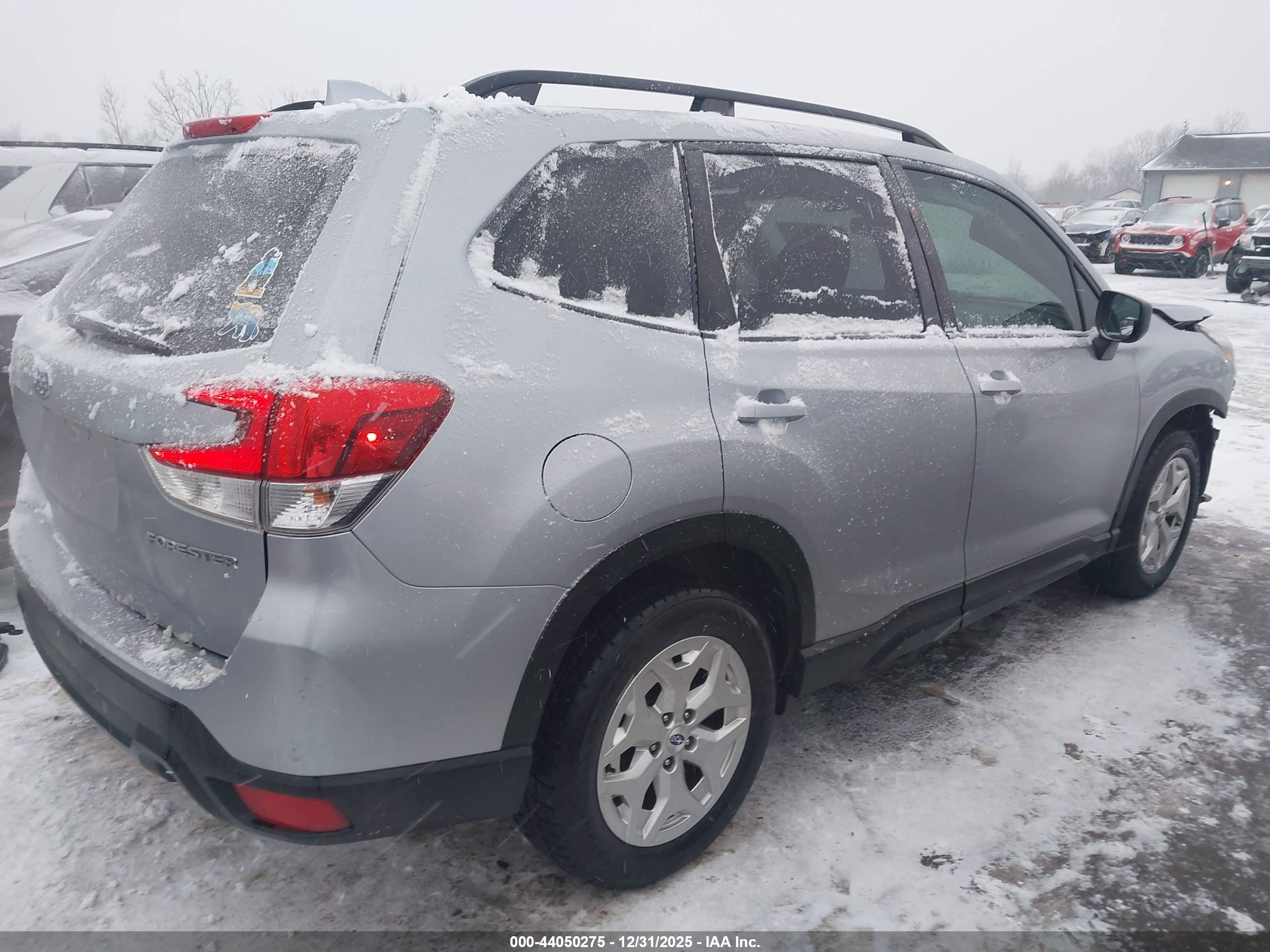 SUBARU FORESTER image 4